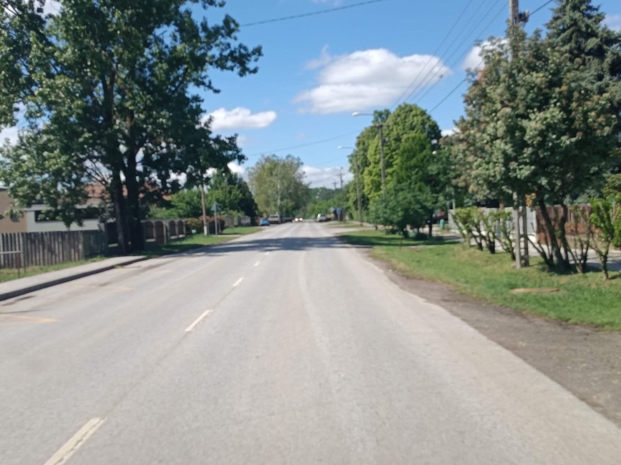 Street view near Fagyal Apartman, Kunmadaras — © JNSZ (CC BY-SA · Mapillary)