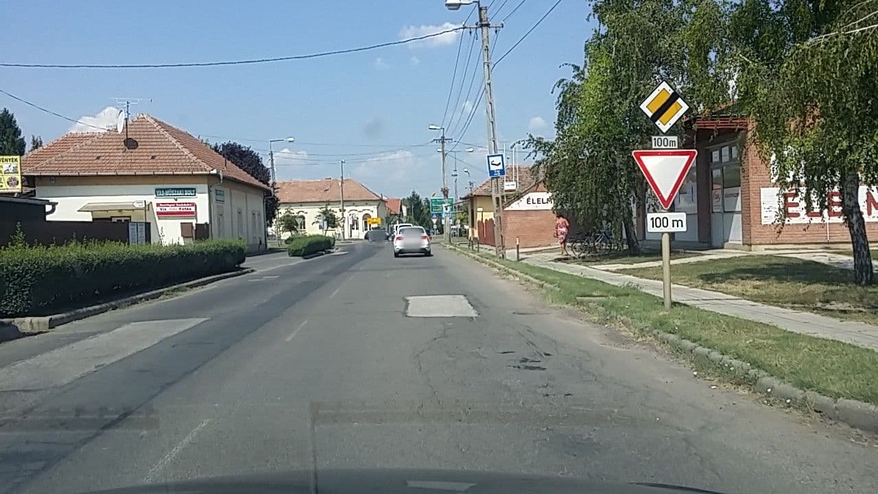 Street view near Borostyán Vendégház Gyomaendrőd, Gyomaendrőd — © vst (CC BY-SA · Mapillary)