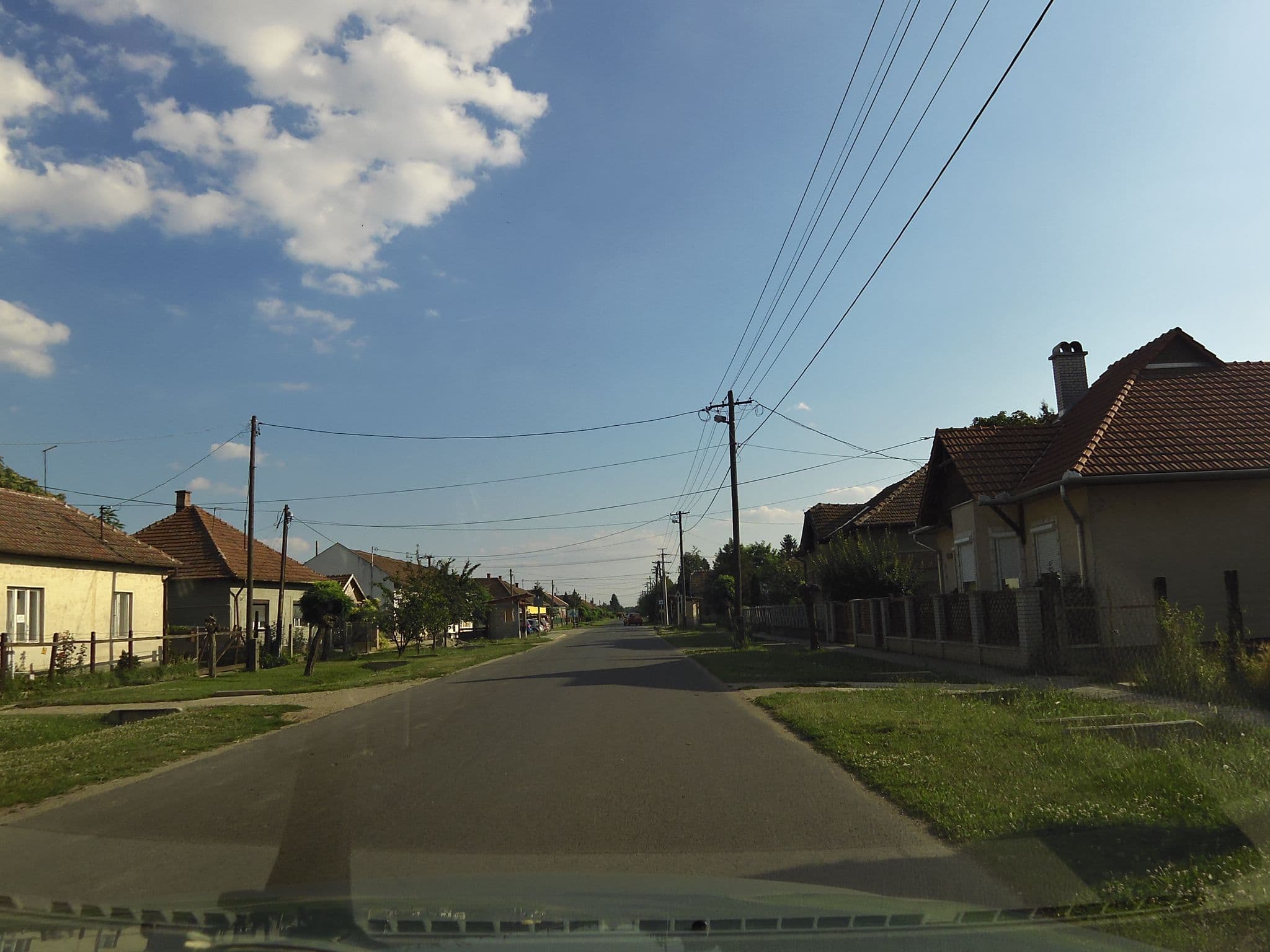 Street view near Tiszavirág Vendégház, Abádszalók — © jlevente (CC BY-SA · Mapillary)