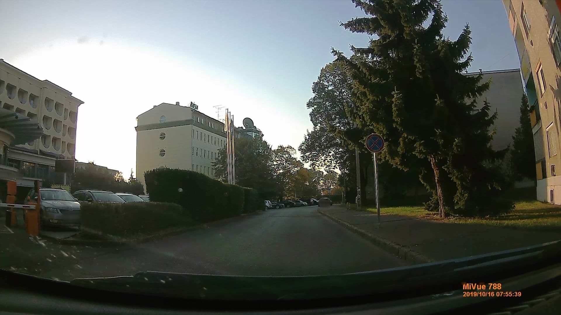 Street view near Hotel Eger*** & Park **** Konferencia és Wellness Szálloda, Eger — © geox123 (CC BY-SA · Mapillary)