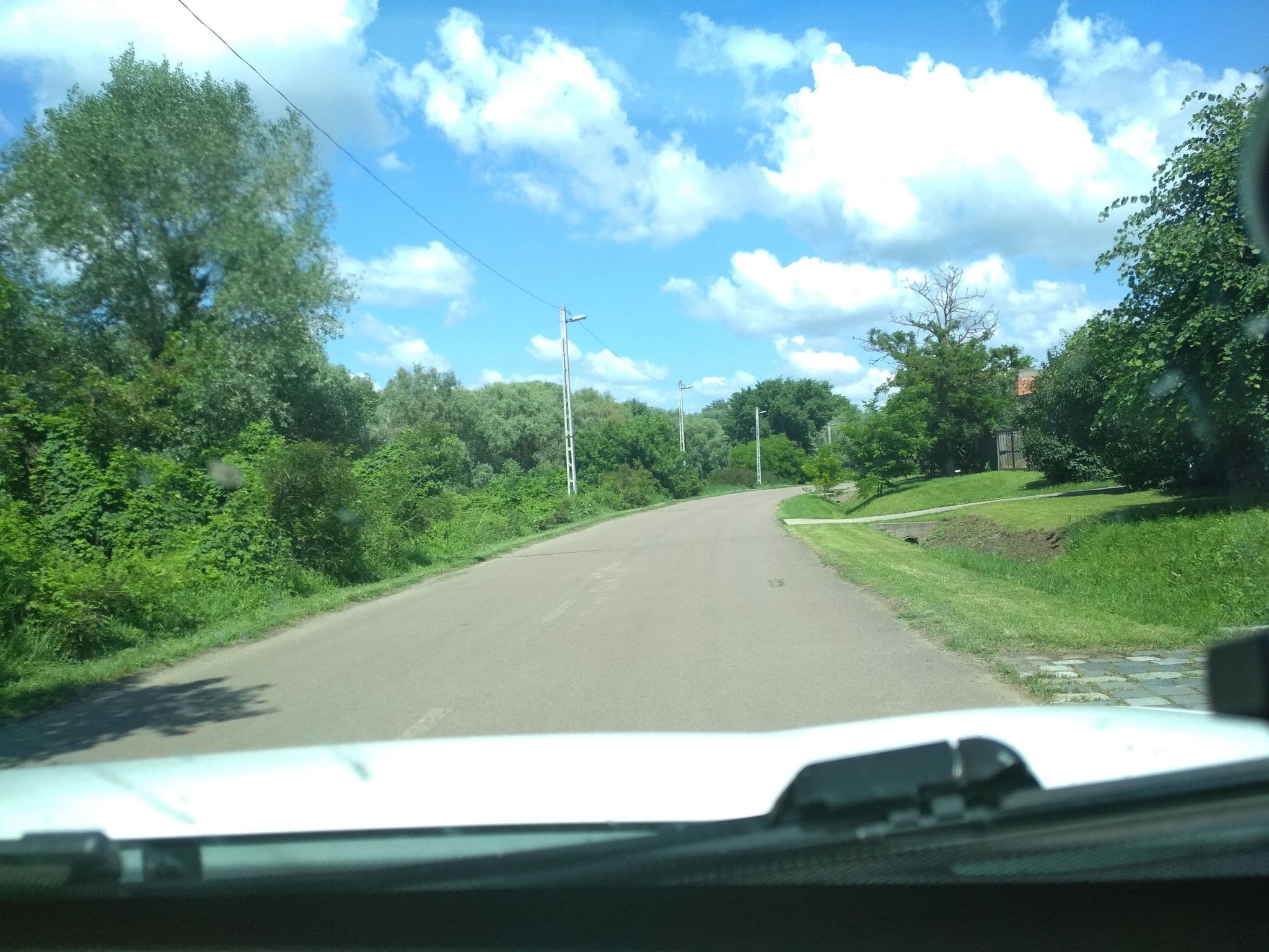 Street view near Karmazsin Vendégház, Abádszalók — © pememejot (CC BY-SA · Mapillary)