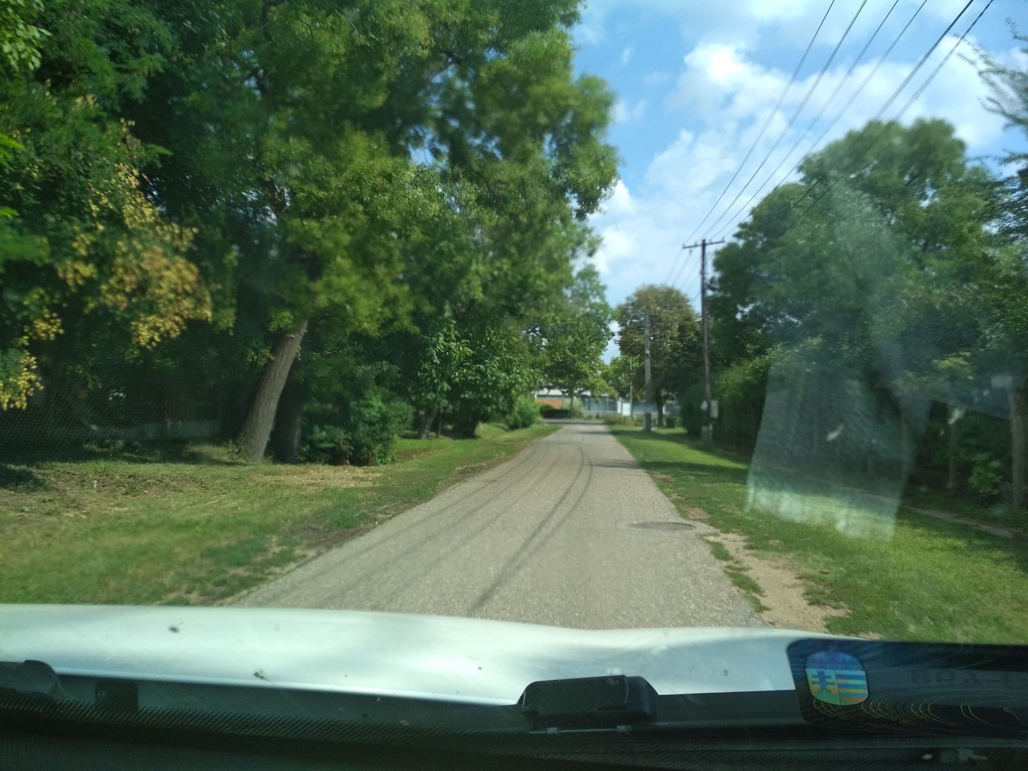 Street view near Borostyán Apartmaház, Abádszalók — © pememejot (CC BY-SA · Mapillary)