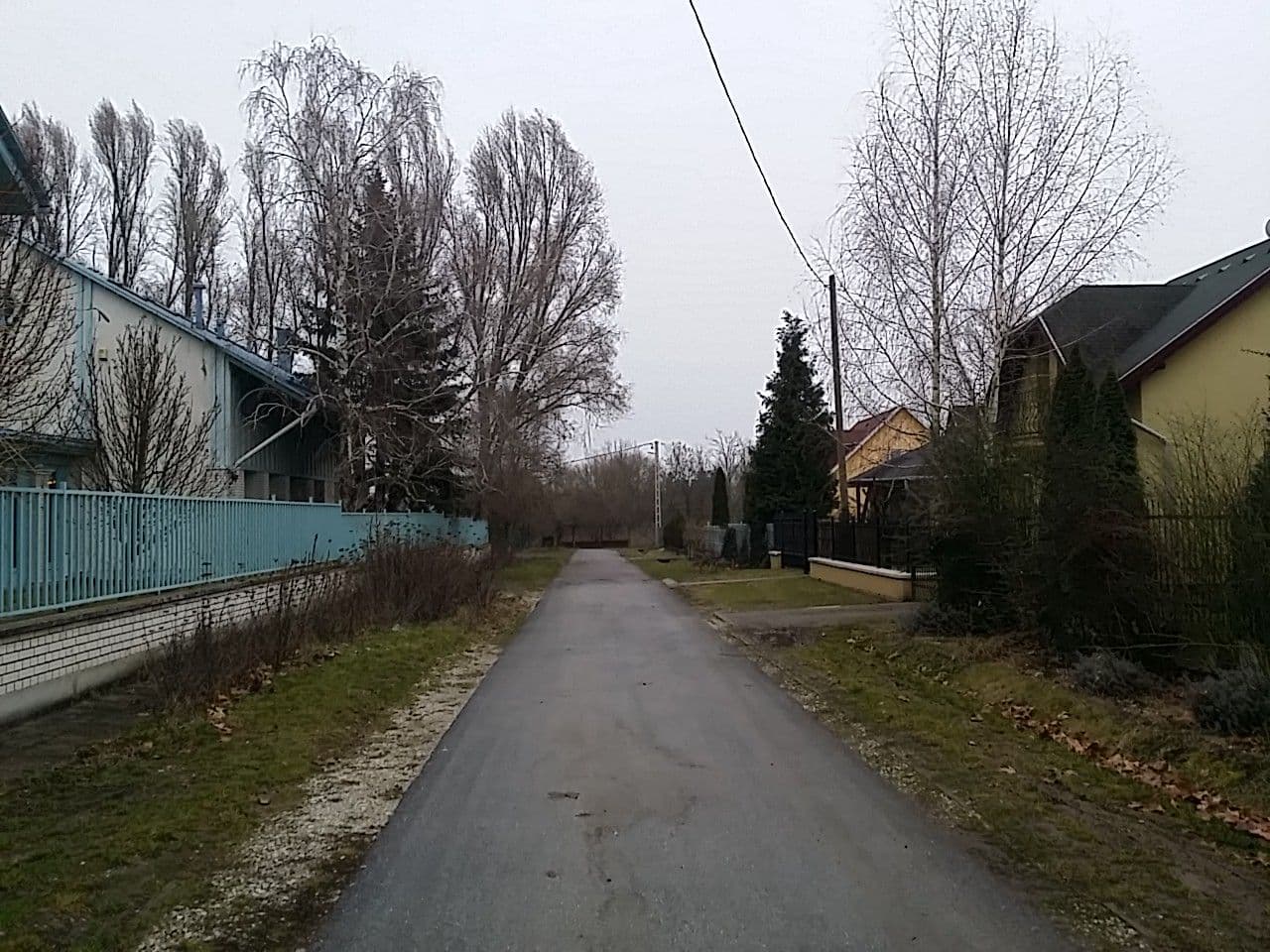 Street view near Kisfa Apartman, Szihalom — © utvonalfelmeresek (CC BY-SA · Mapillary)