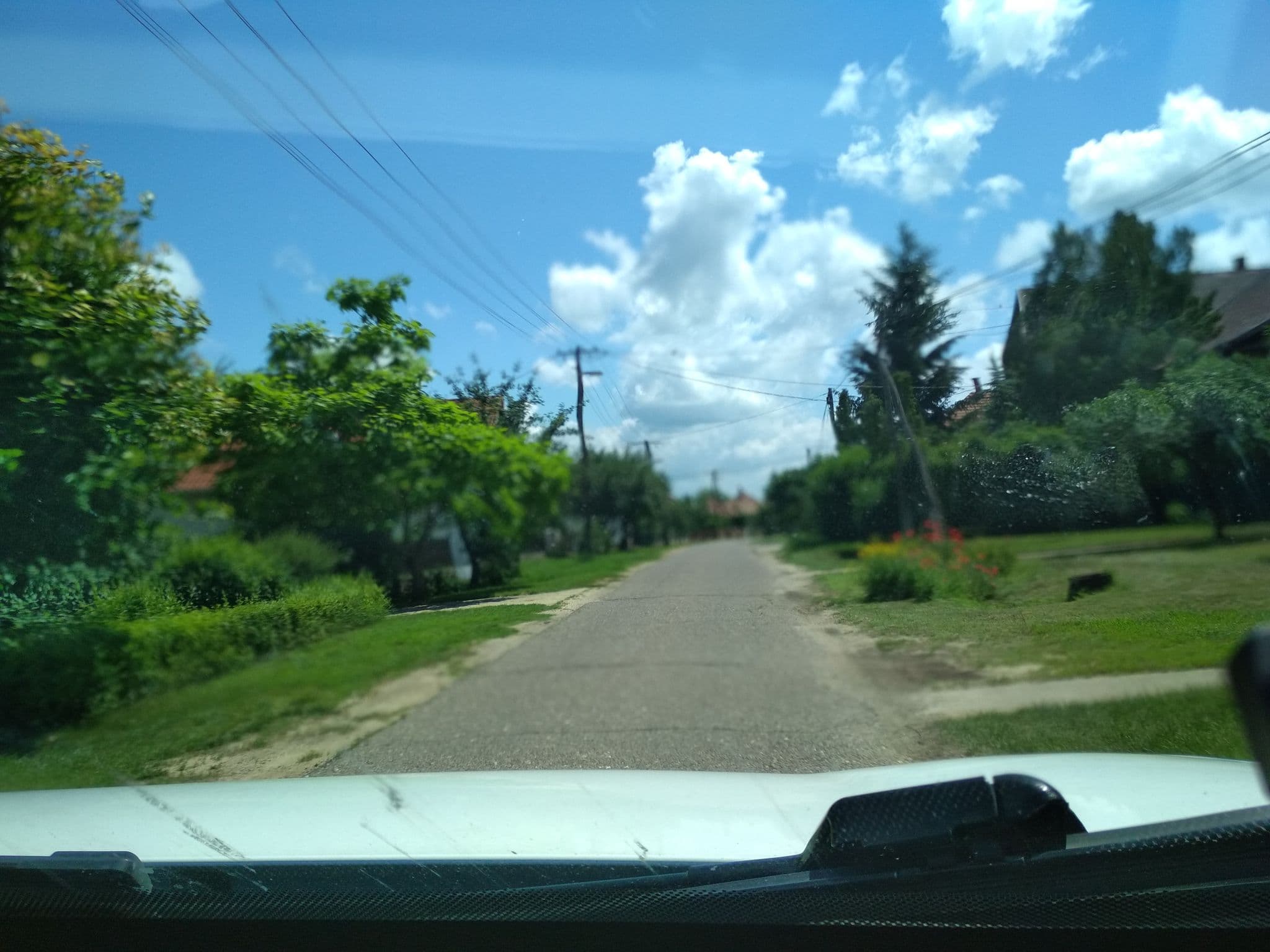 Street view near Tündérfátyol Vendégház Tiszafüred, Tiszafüred — © pememejot (CC BY-SA · Mapillary)