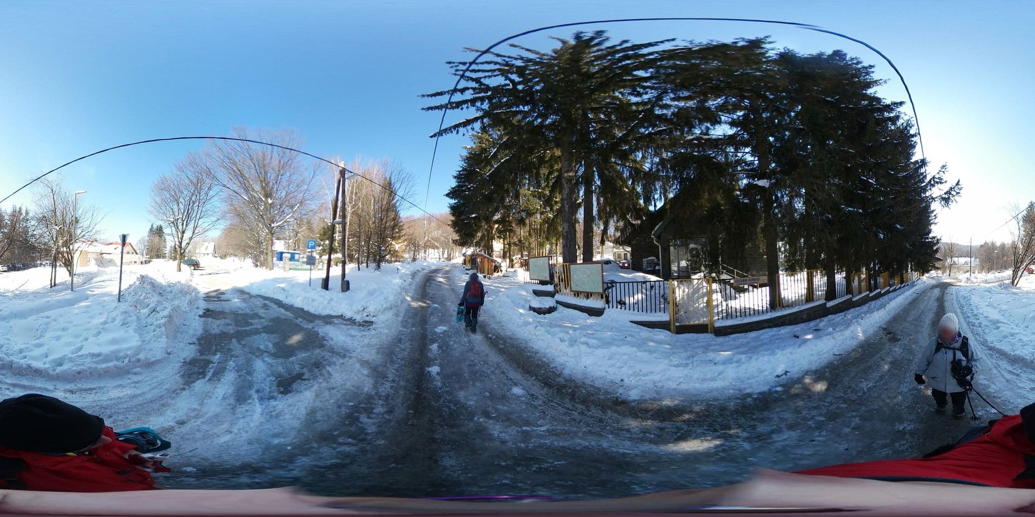 Street view near Vadvirág Hotel, Bátonyterenye — © tamas (CC BY-SA · Mapillary)