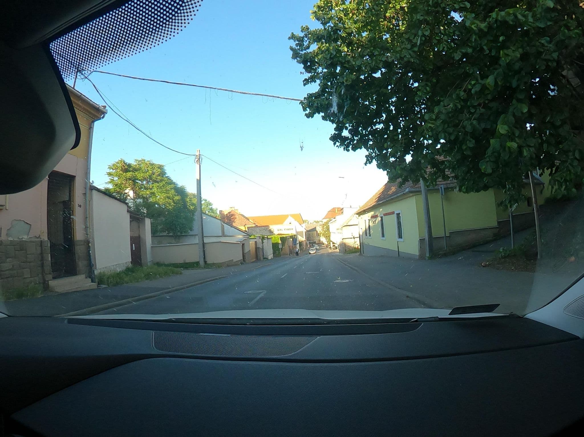 Street view near Tündérpart Vendégház, Eger — © vst (CC BY-SA · Mapillary)