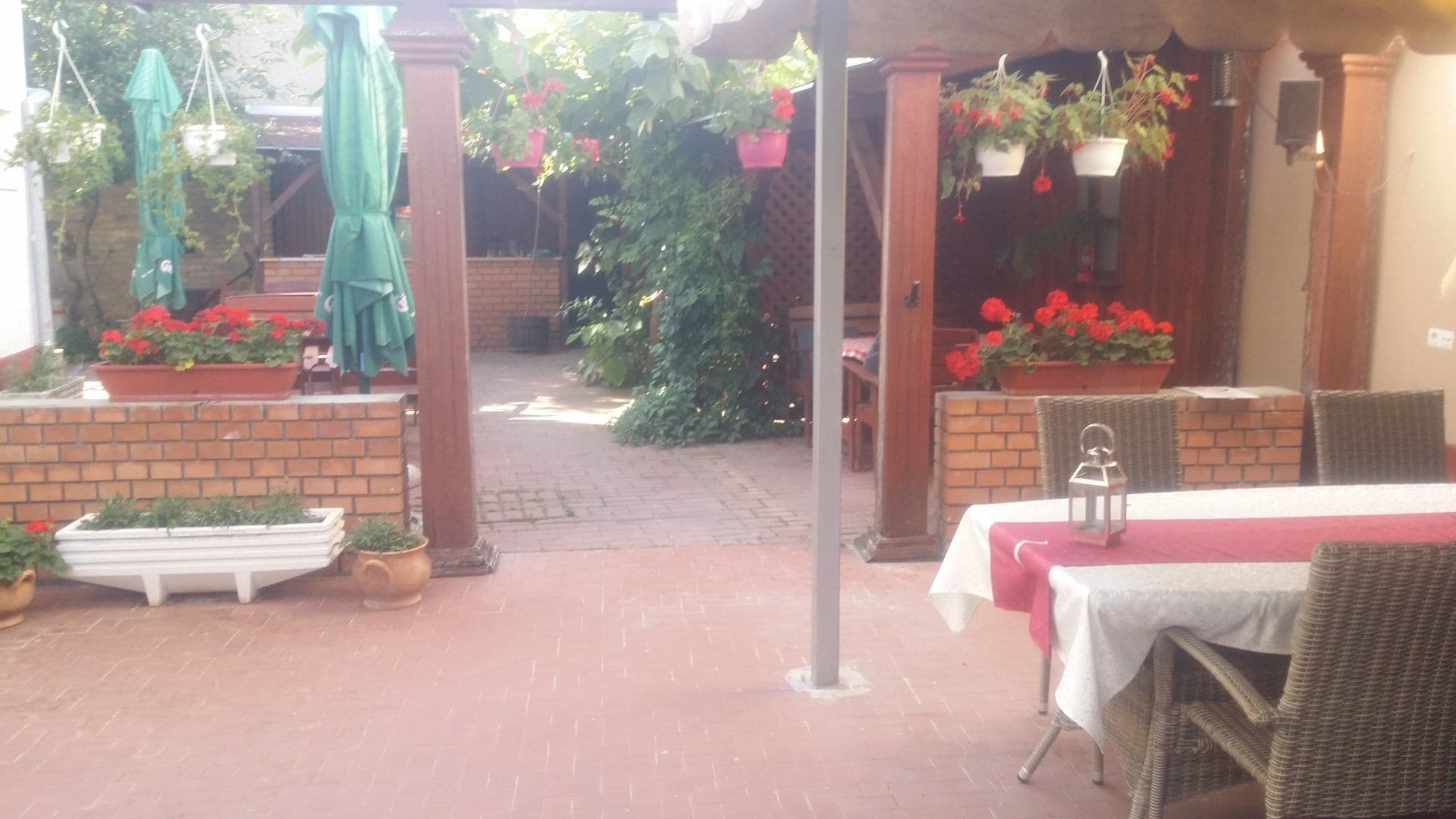 Street view near Alföld Hotel & Restaurant, Cegléd — © utvonalfelmeresek (CC BY-SA · Mapillary)