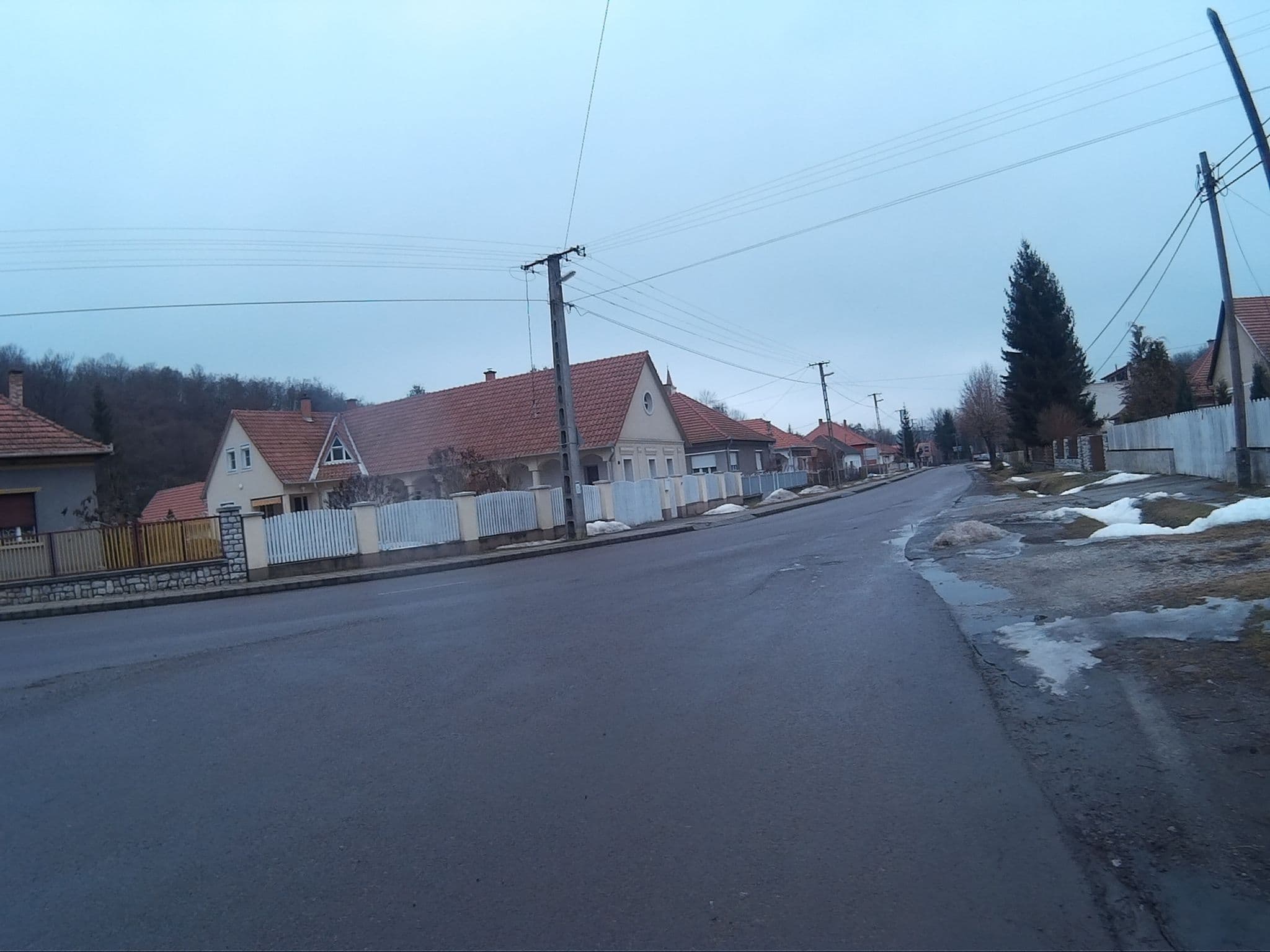 Street view near Szikla Vendégház, Dédestapolcsány — © heyjoe (CC BY-SA · Mapillary)