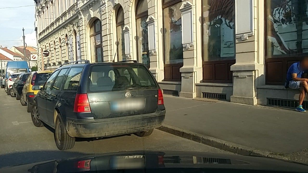 Street view near Hotel Britannia, Miskolc — © vst (CC BY-SA · Mapillary)