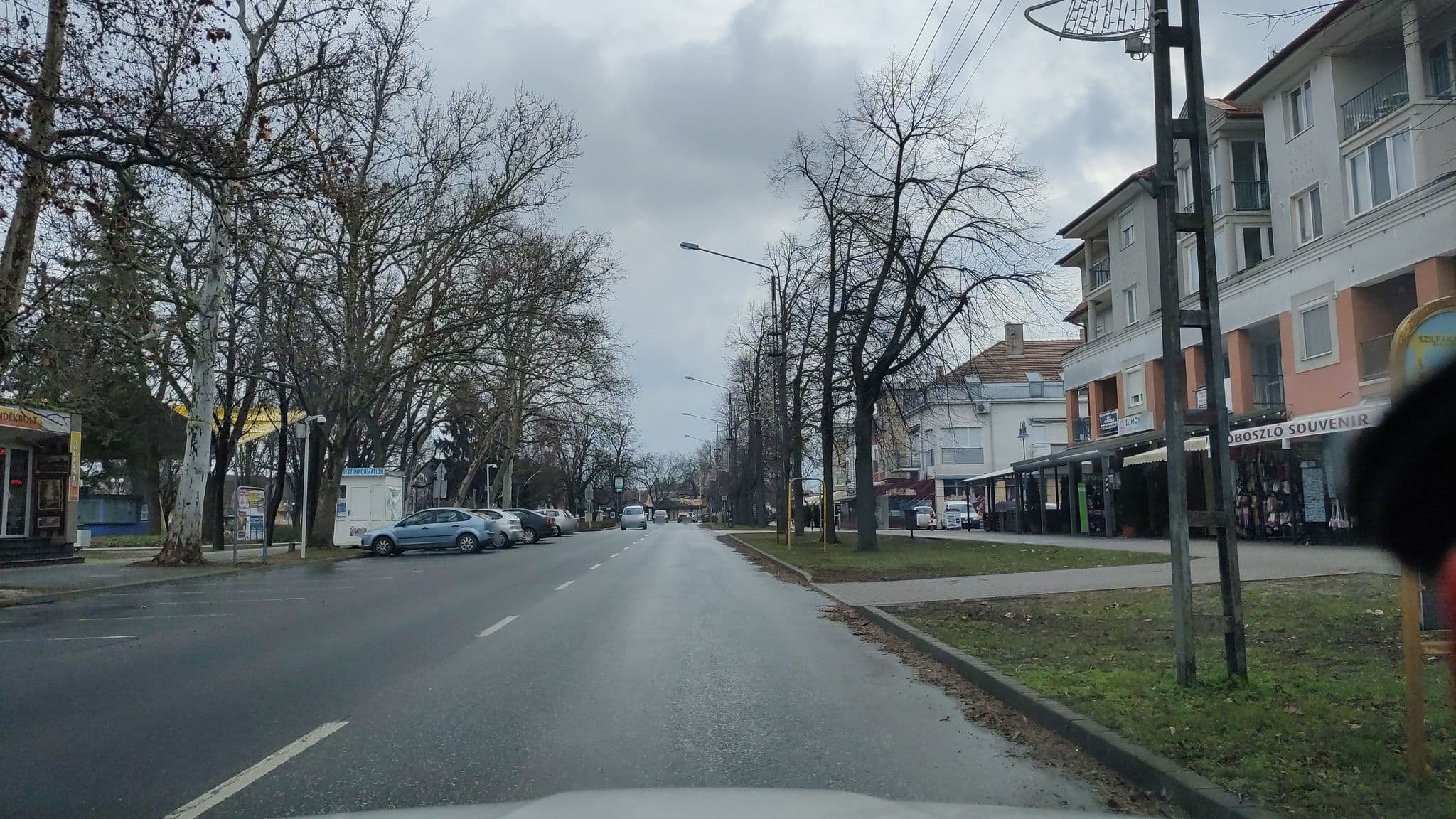 Street view near Gabesz Apartmanok, Hajdúszoboszló — © grin (CC BY-SA · Mapillary)