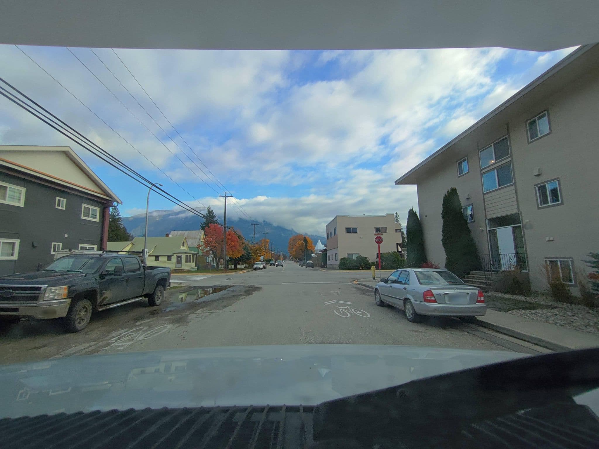 Street view near Alpine Inn & Suites, Big Eddy — © kibour (CC BY-SA · Mapillary)