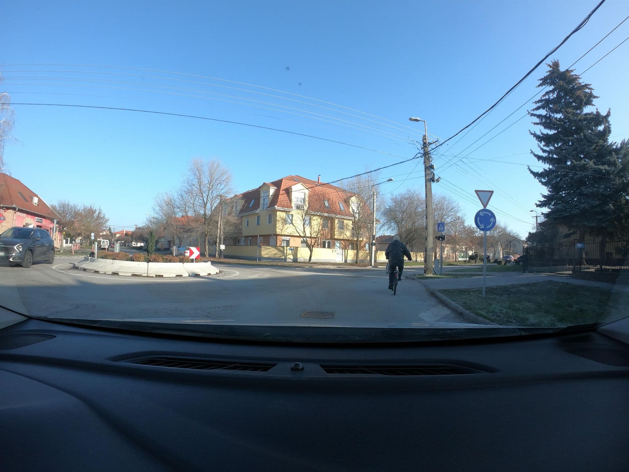 Street view near Zsuzsa Panzió Hajdúszoboszló, Hajdúszoboszló — © vst (CC BY-SA · Mapillary)