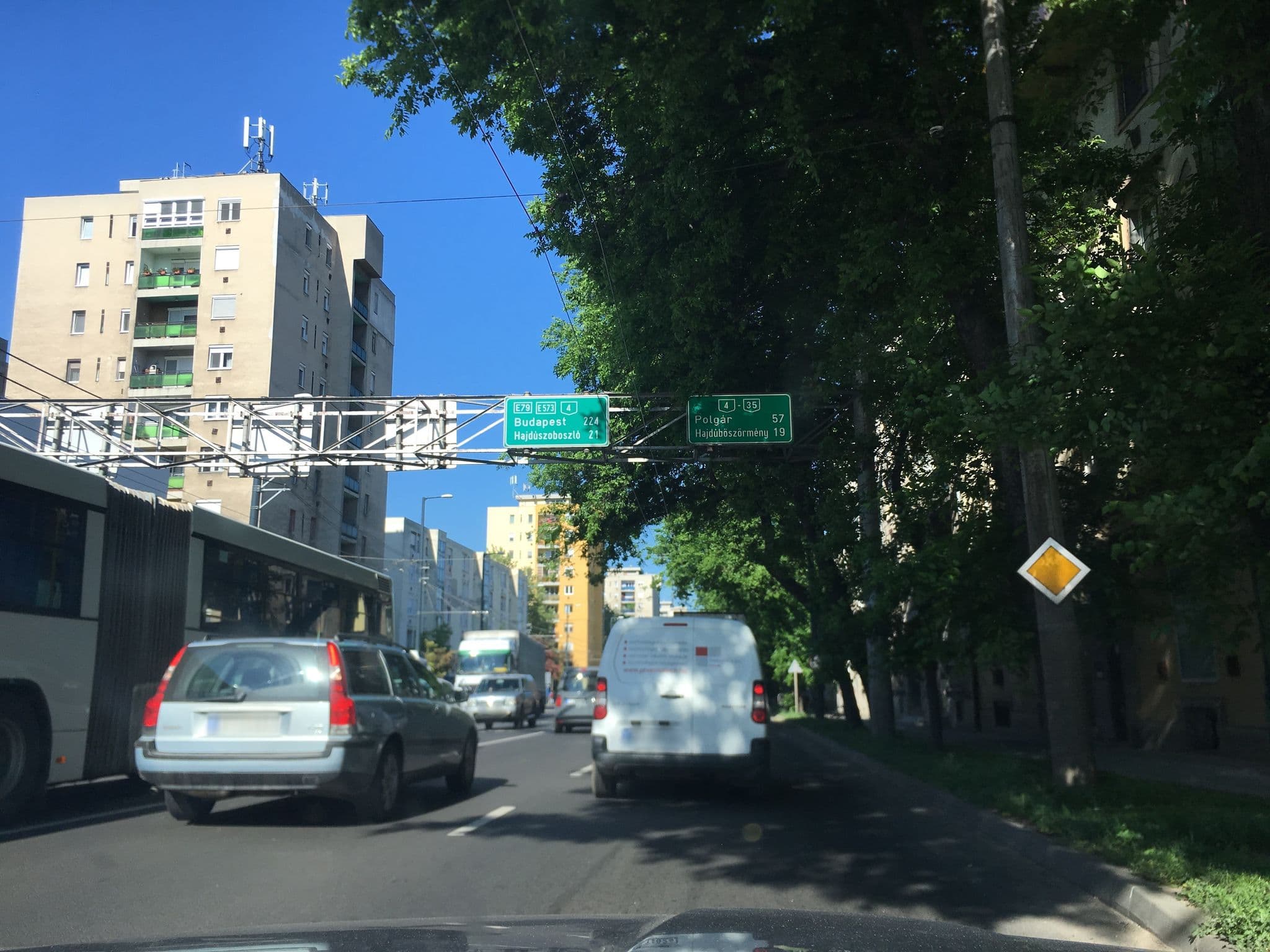 Street view near Debrecen Hotel, Debrecen — © zsolt (CC BY-SA · Mapillary)