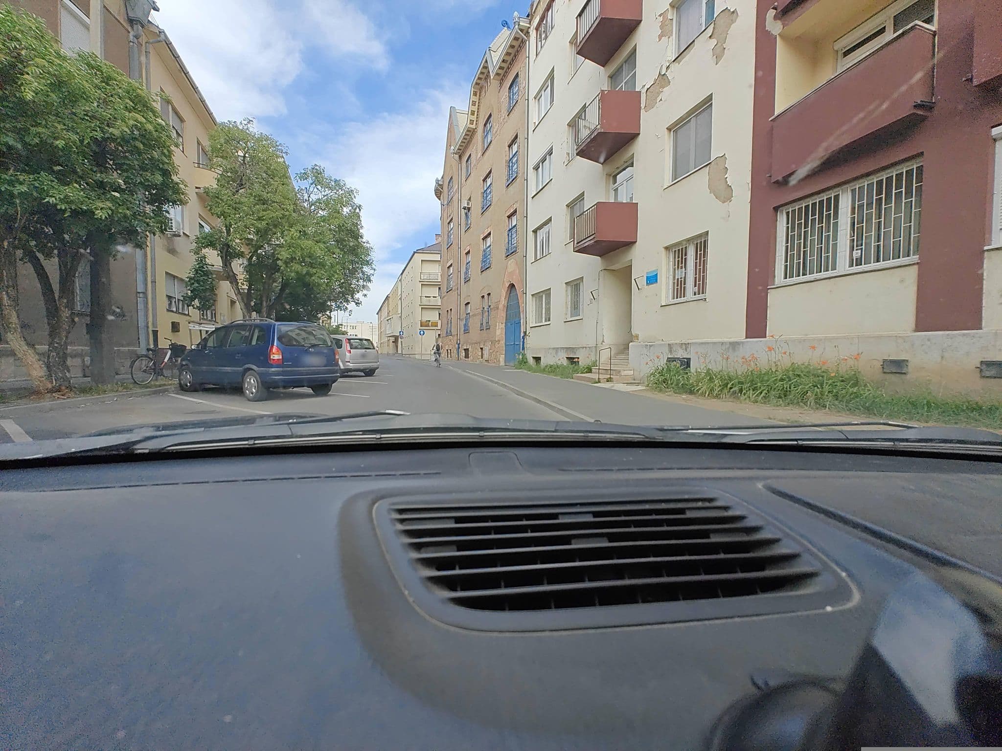 Street view near CityLife Apartment, Debrecen — © Winner_hun (CC BY-SA · Mapillary)