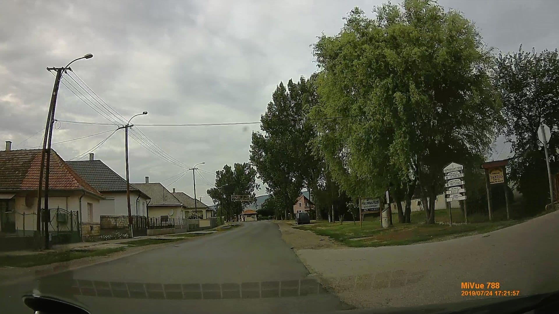 Street view near Ezüstfenyő Vendégház, Tállya — © geox123 (CC BY-SA · Mapillary)