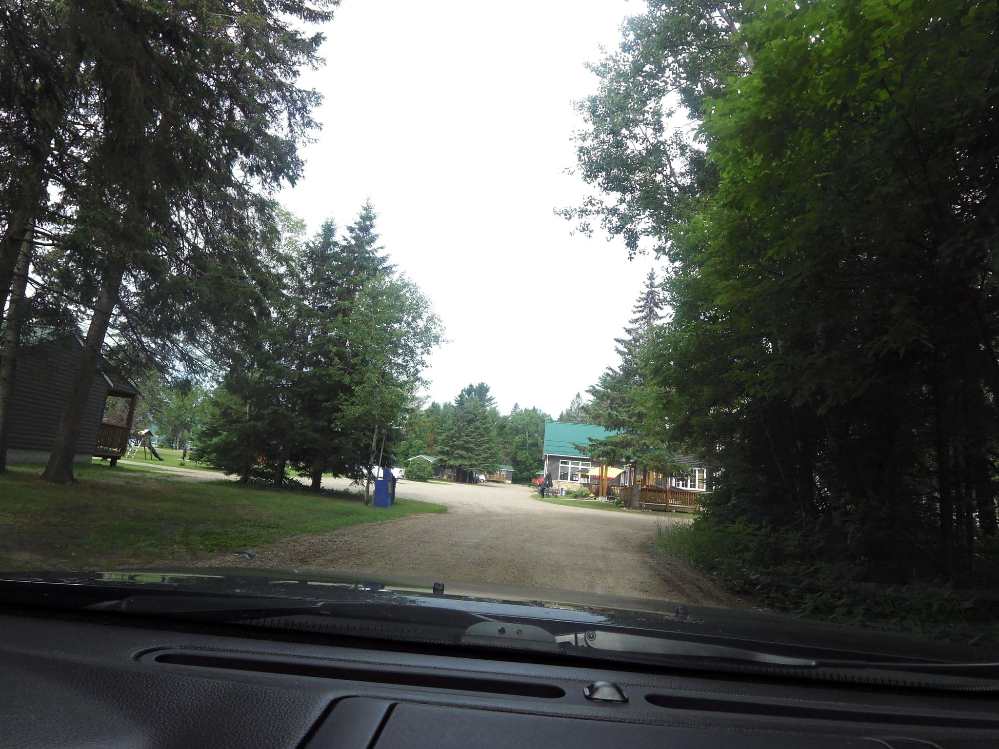 Street view near Edgewater Park Lodge, South River — © kevo (CC BY-SA · Mapillary)