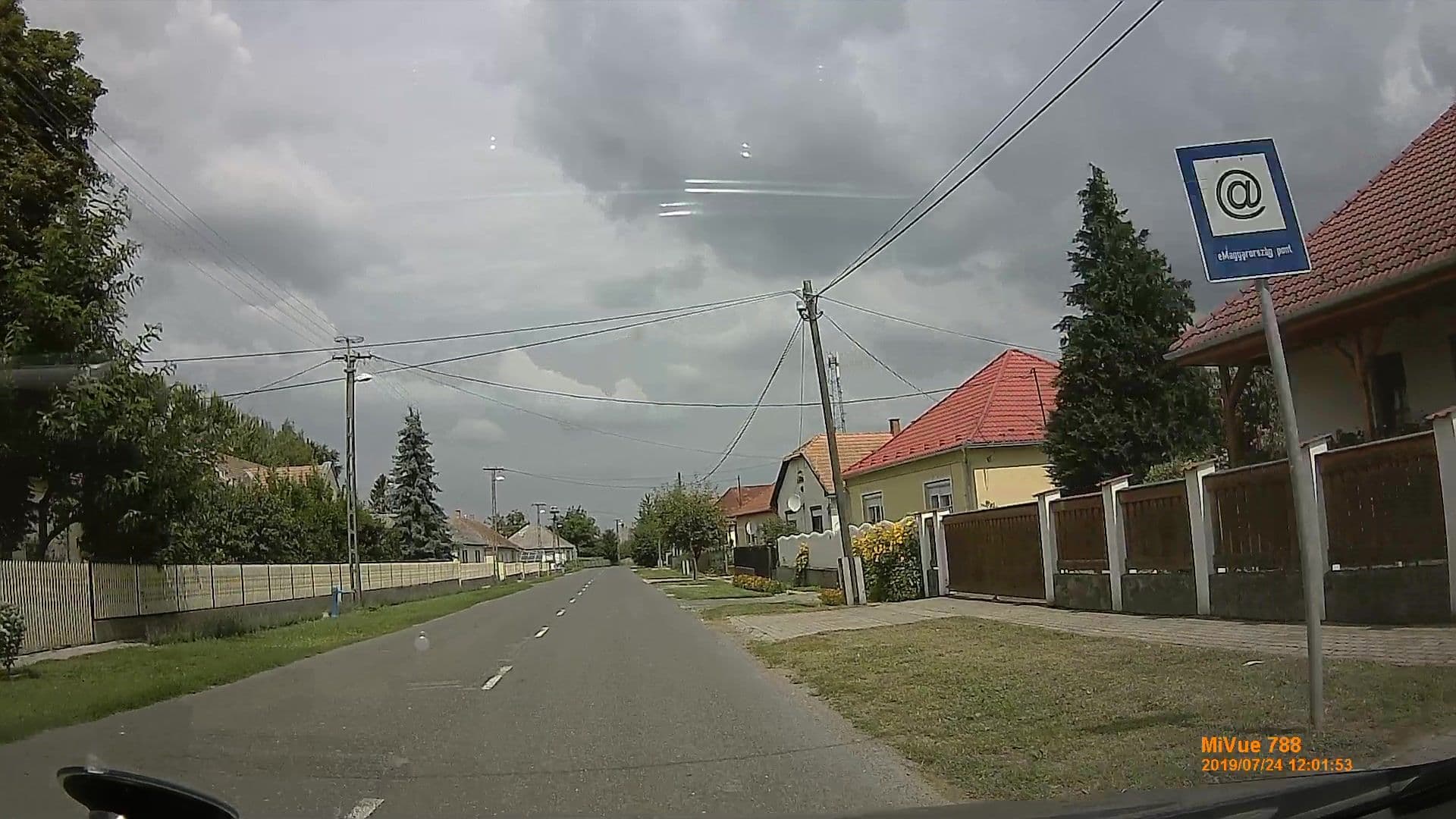 Street view near Mosolygós Vendégház, Tarpa — © geox123 (CC BY-SA · Mapillary)