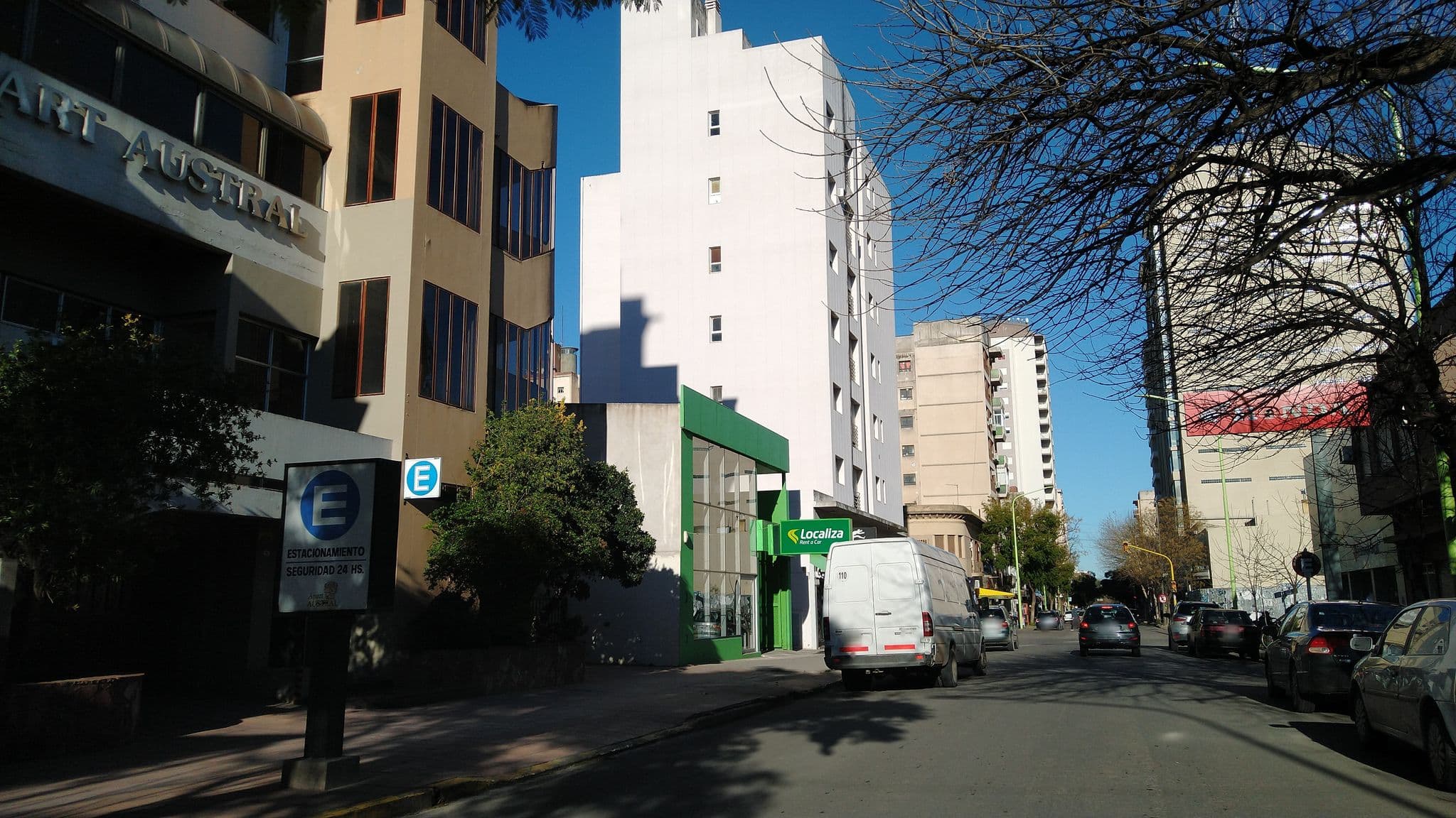 Street view near Apartamentos Guemes, Bahía Blanca — © kcho (CC BY-SA · Mapillary)