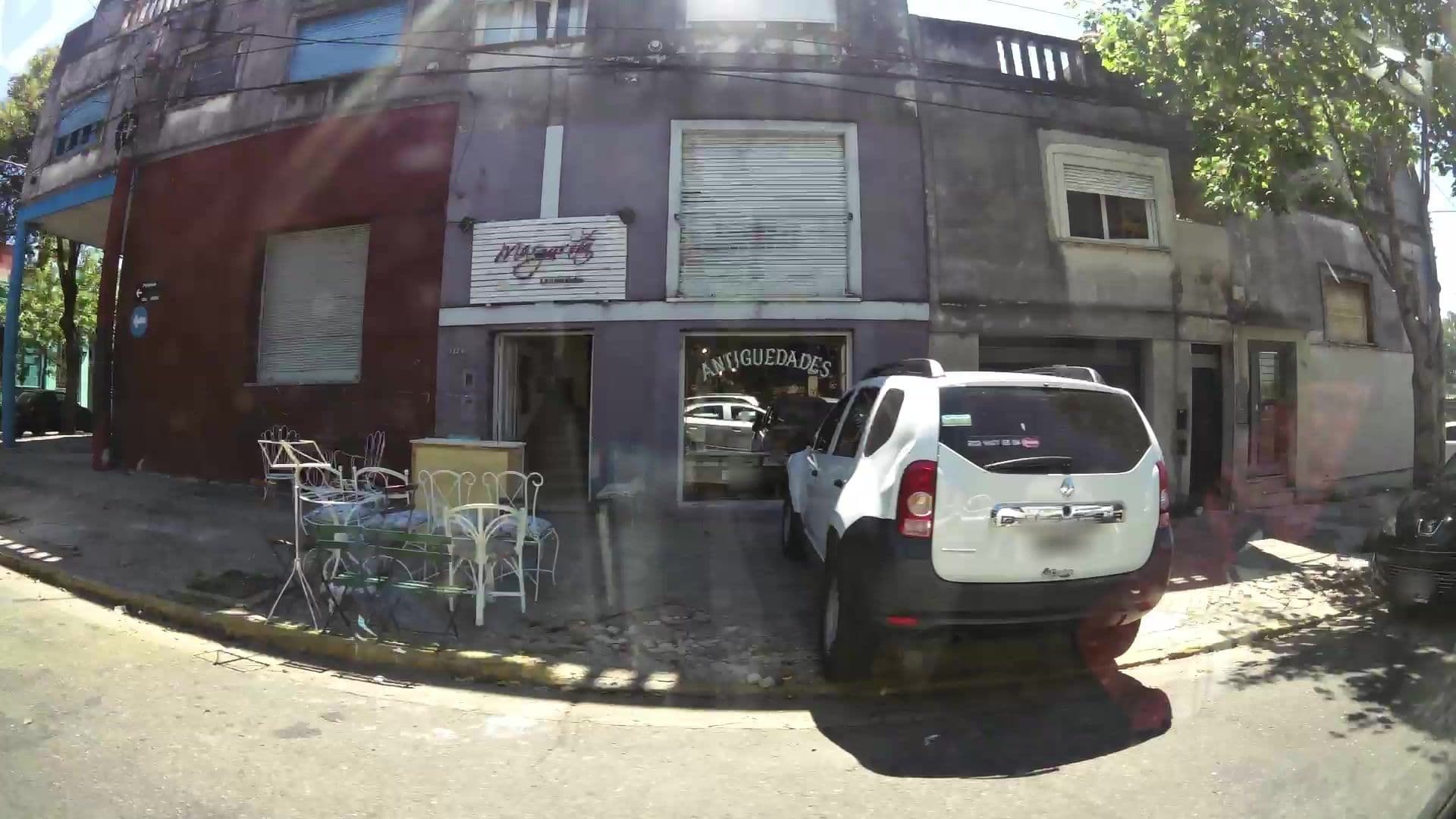 Street view near Bon Voyage Hostel Boutique, Rosario — © kaartcam (CC BY-SA · Mapillary)