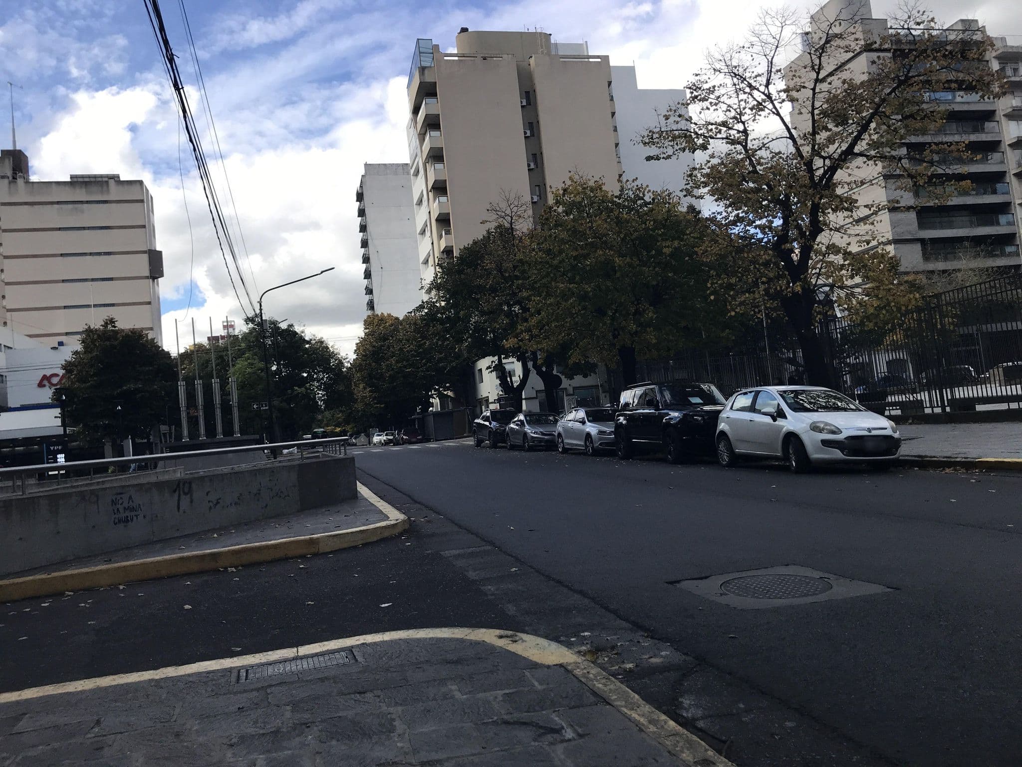 Street view near Hotel Grand Brizo, La Plata — © miguel_andrade (CC BY-SA · Mapillary)
