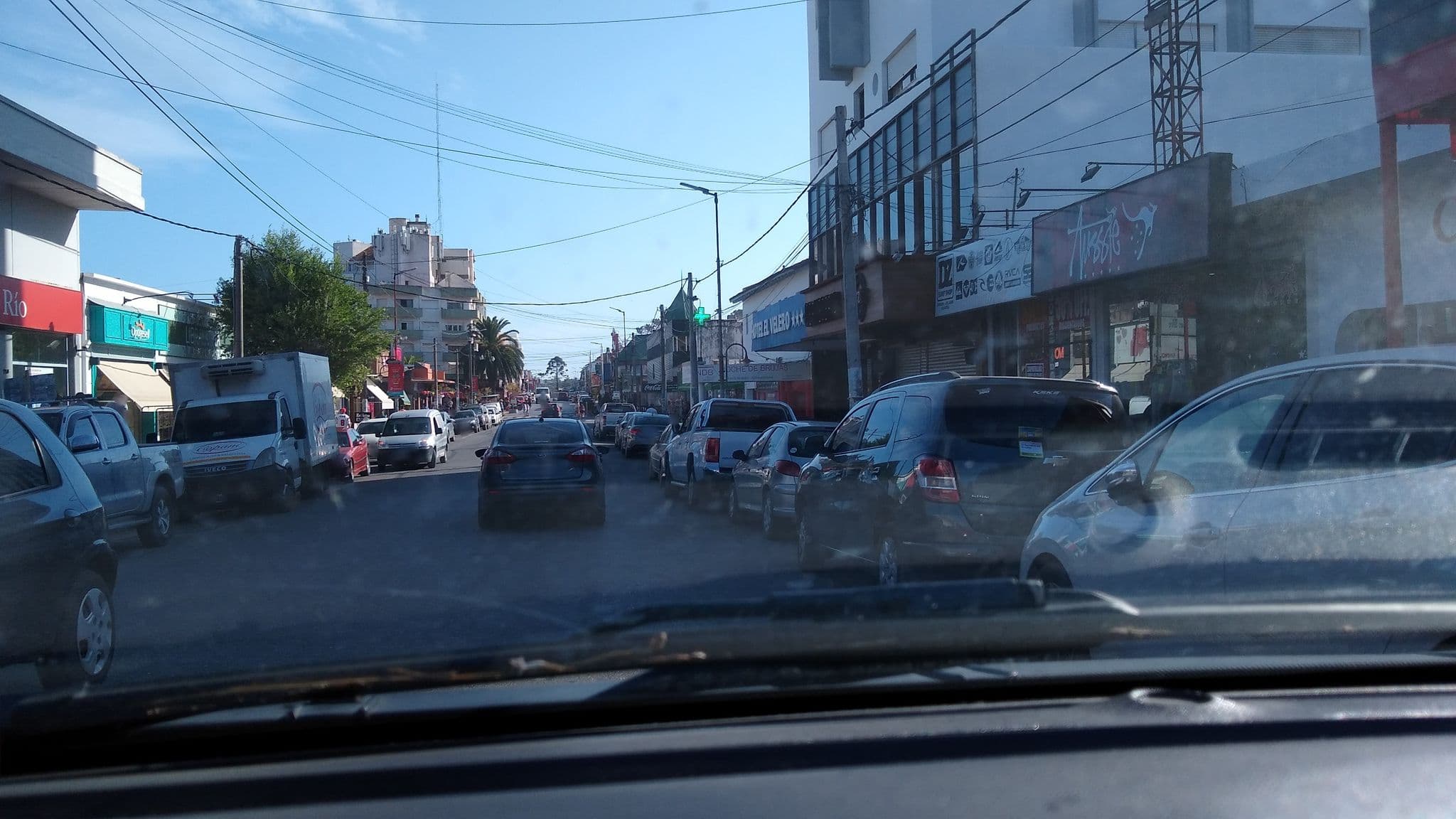 Street view near El Velero, Villa Gesell — © lggadea (CC BY-SA · Mapillary)