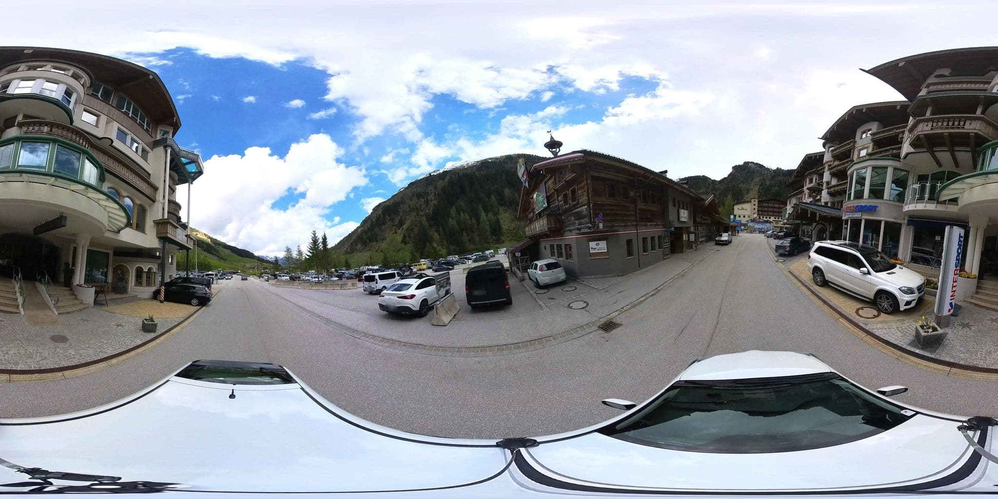 Street view near Neuhintertux, Tux — © osmplus_org (CC BY-SA · Mapillary)