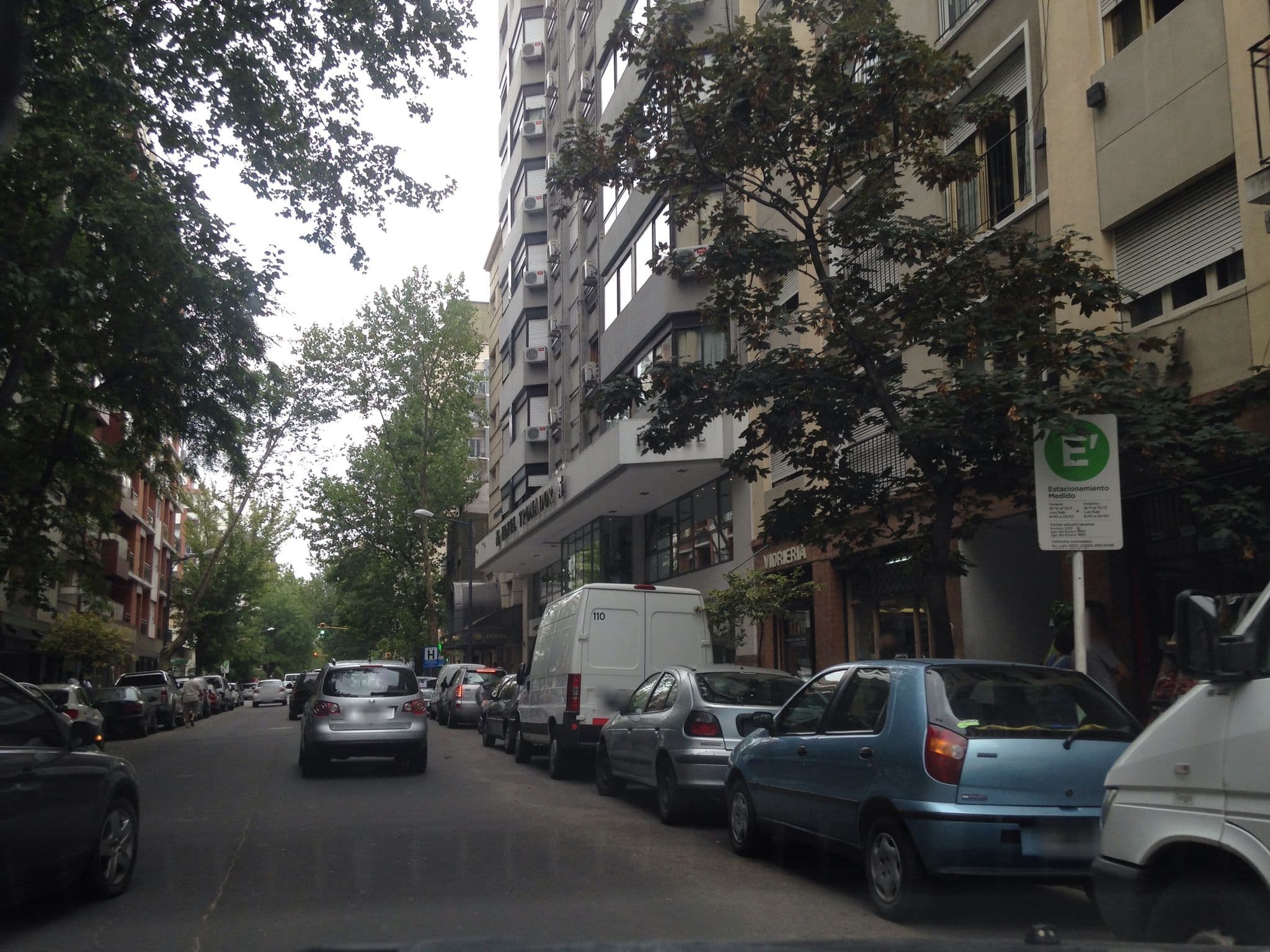 Street view near hotel, Mar del Plata — © maryann (CC BY-SA · Mapillary)