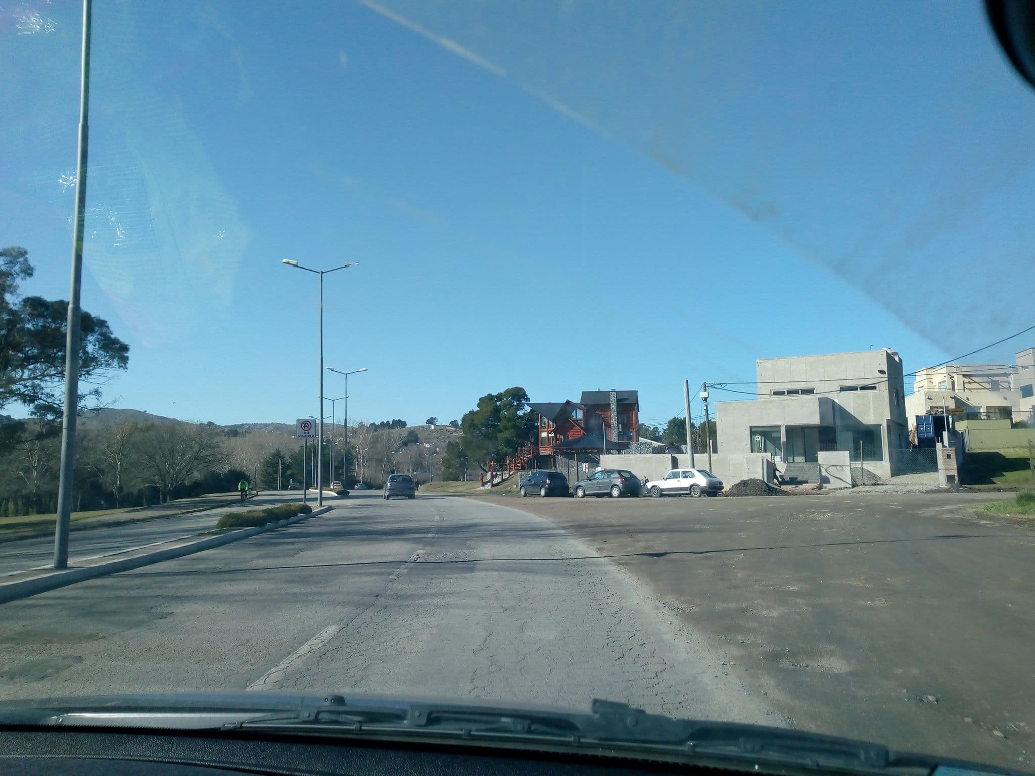 Street view near Piedra Libre Apart Hotel, Tandil — © nicfer (CC BY-SA · Mapillary)