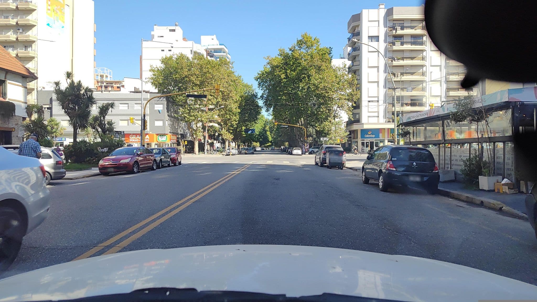 Street view near Hotel Bertiami, Mar del Plata — © Kaart_Local (CC BY-SA · Mapillary)
