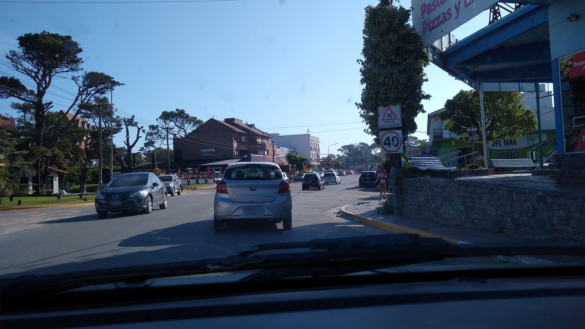 Street view near Desotama Hotel Villa Gesell, Villa Gesell — © lggadea (CC BY-SA · Mapillary)
