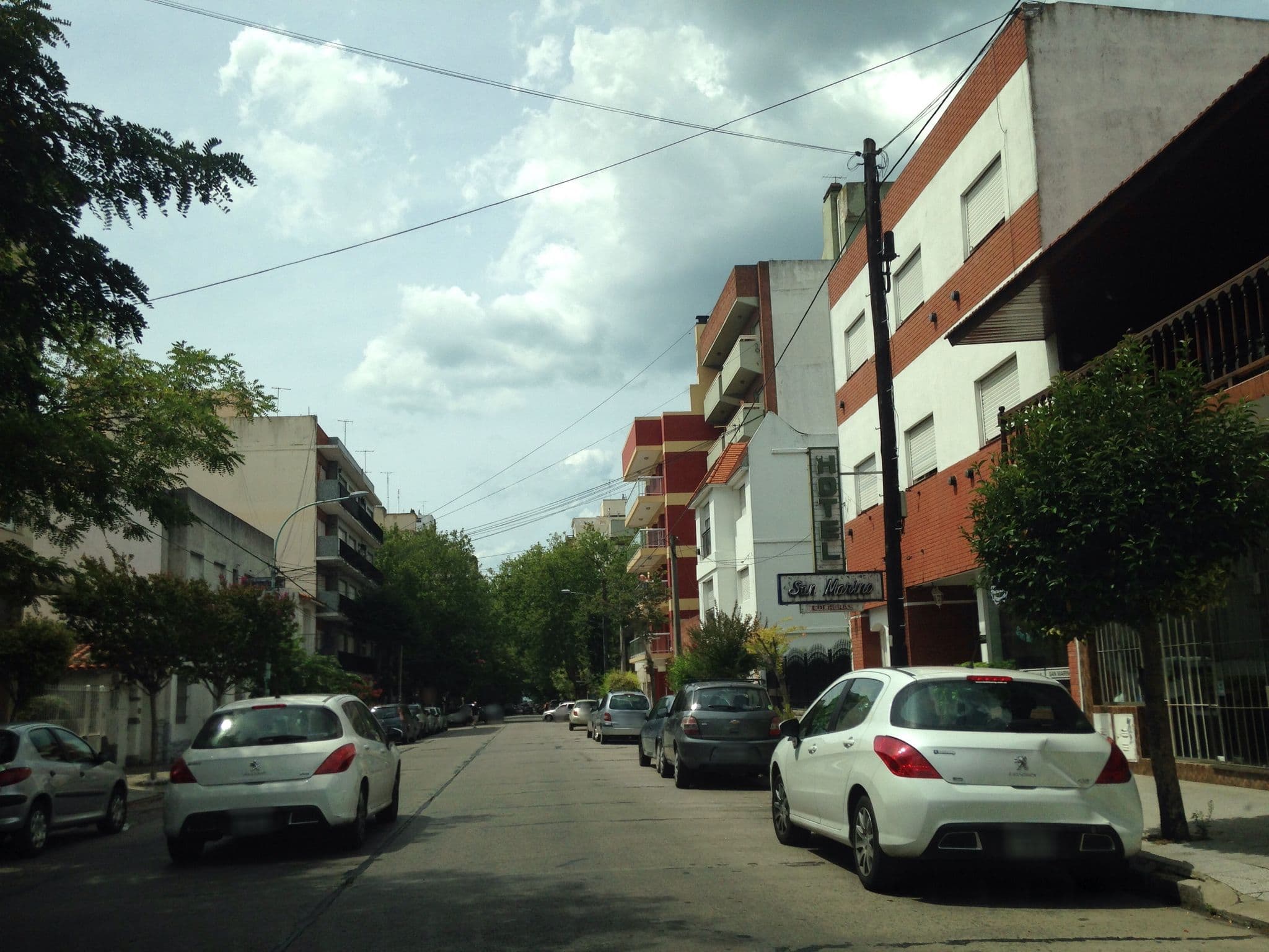 Street view near Del Mar Hotel, Mar del Plata — © maryann (CC BY-SA · Mapillary)
