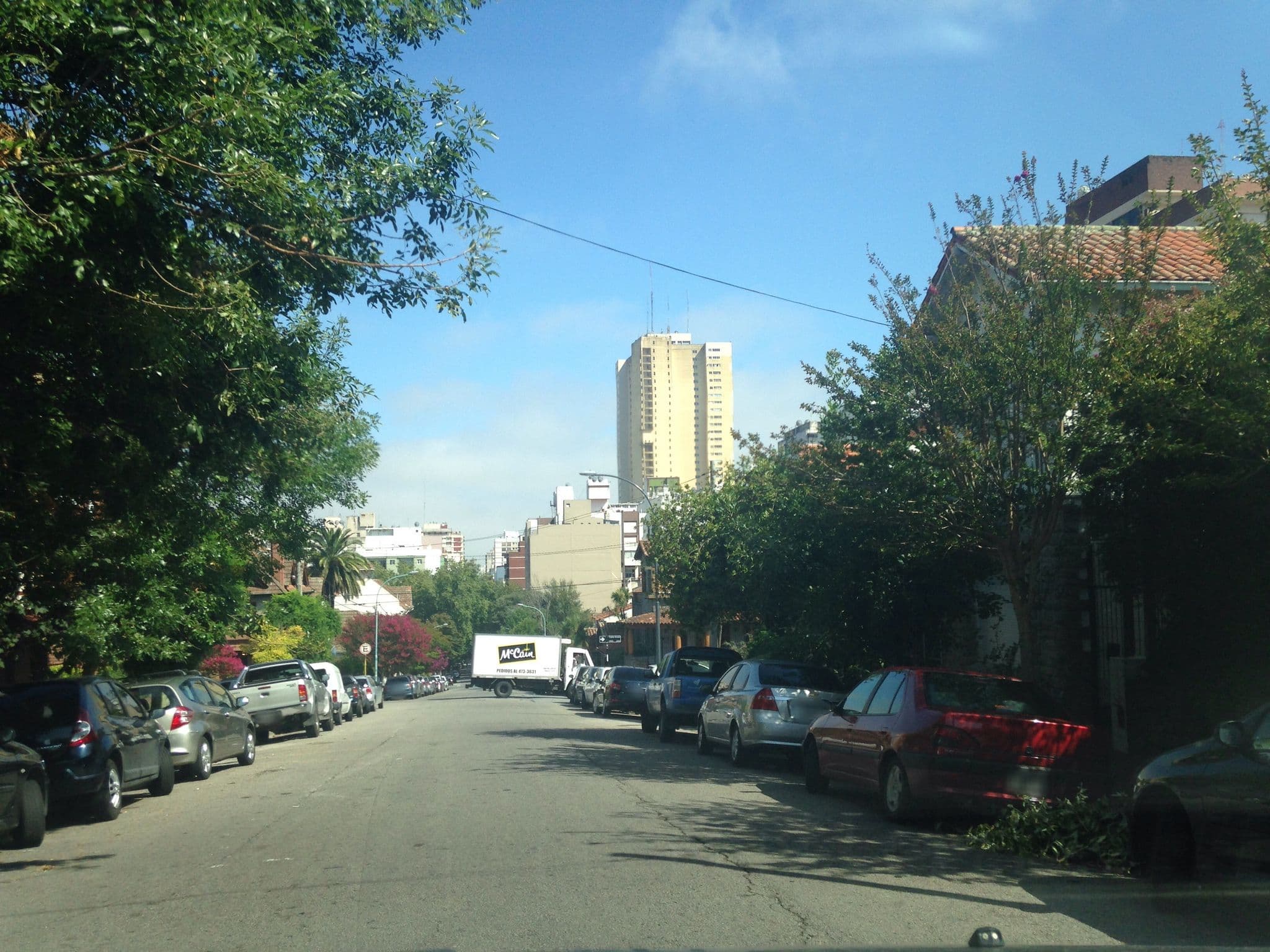 Street view near Hotel Villa Nuccia, Mar del Plata — © maryann (CC BY-SA · Mapillary)