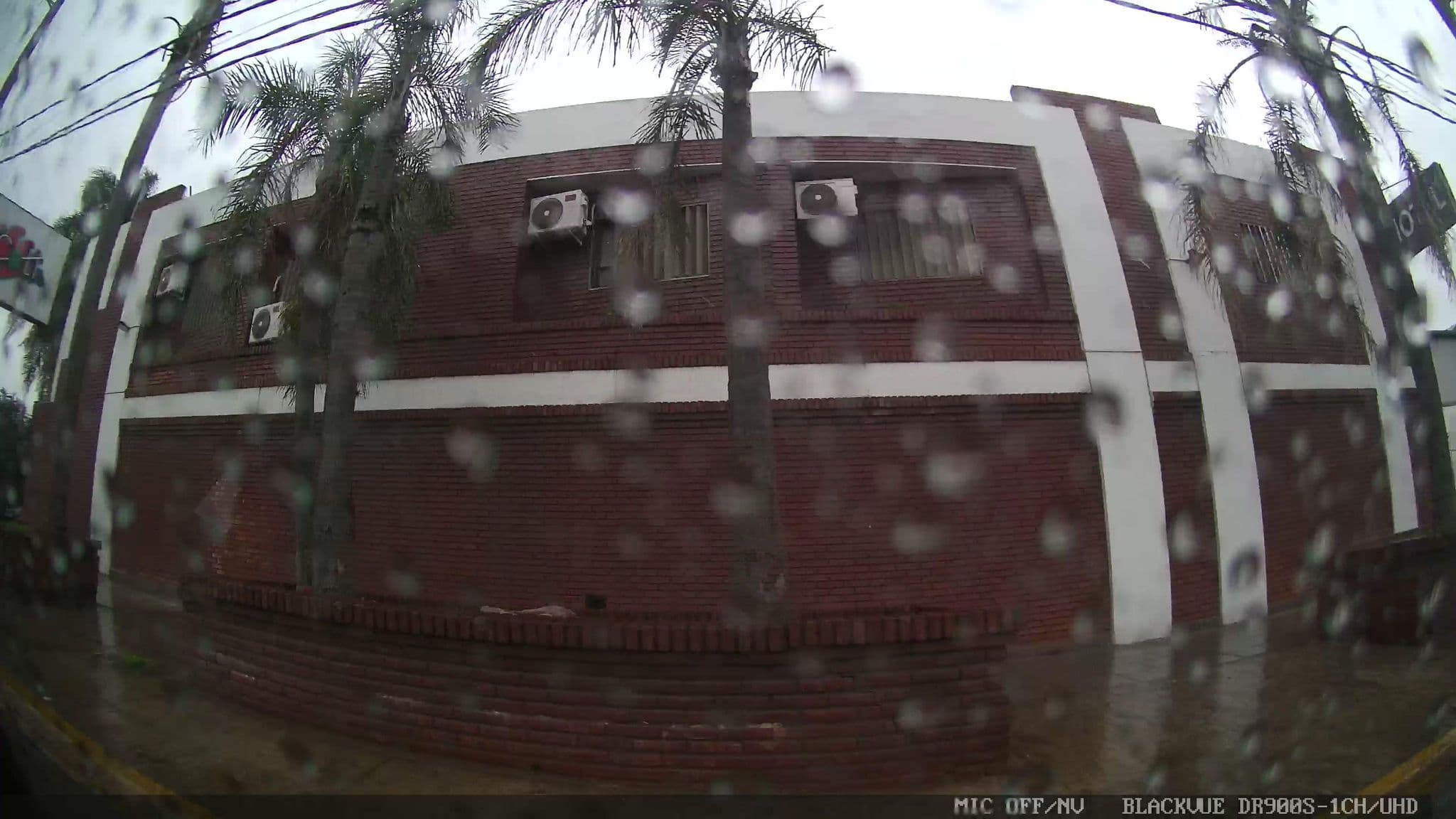 Street view near Hotel Colt, Hurlingham — © kaart_3 (CC BY-SA · Mapillary)