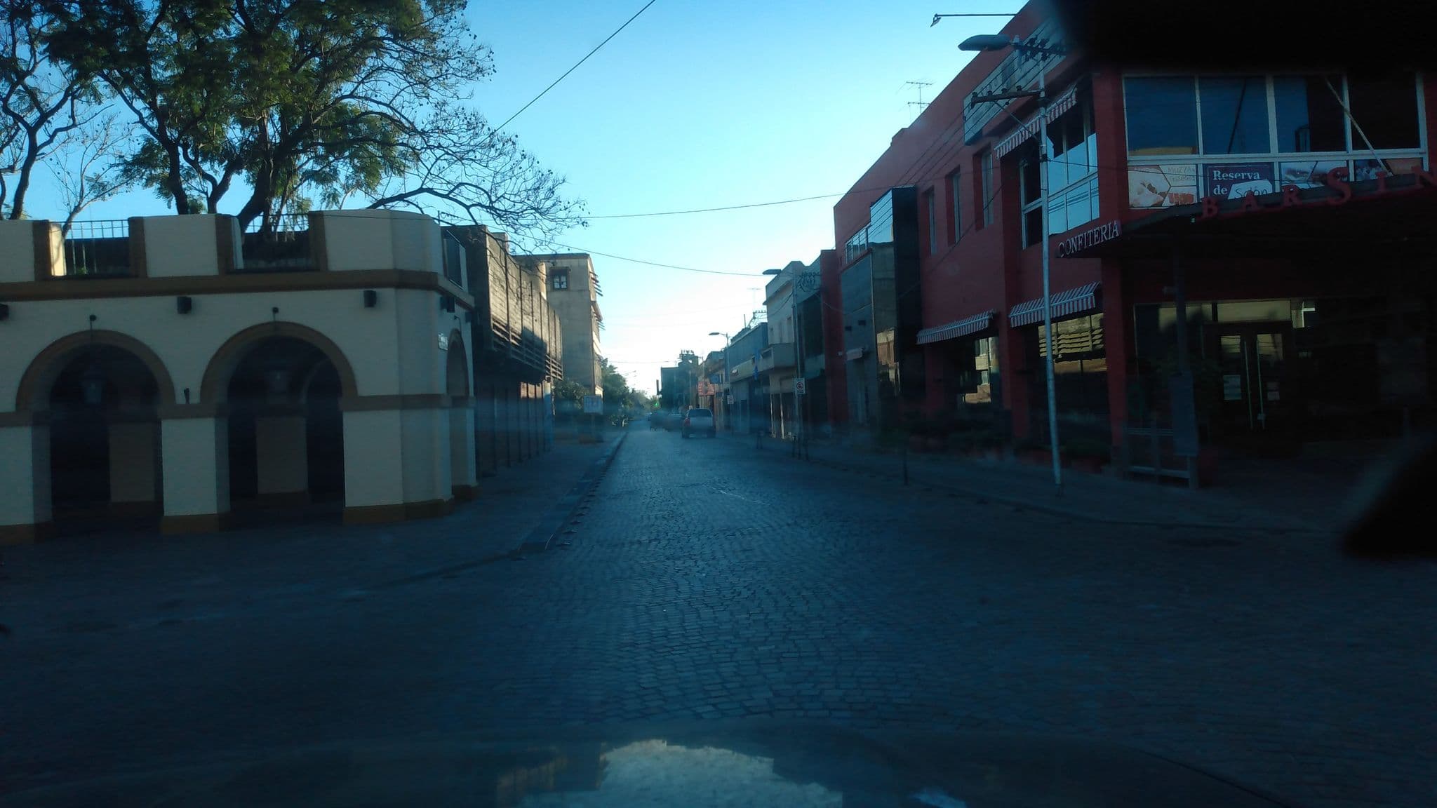 Street view near Hostel Espíritu De Fe, Luján — © andresduhour (CC BY-SA · Mapillary)