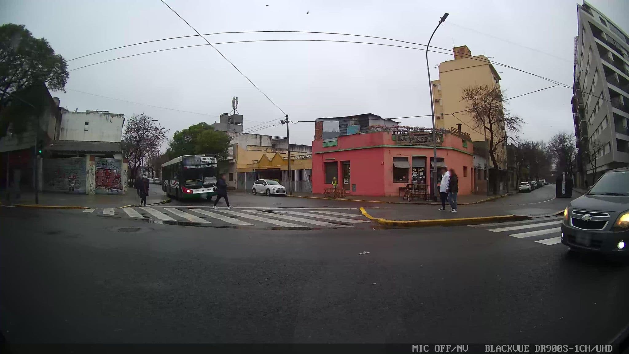 Street view near El Alamo, Boedo — © kaart_3 (CC BY-SA · Mapillary)