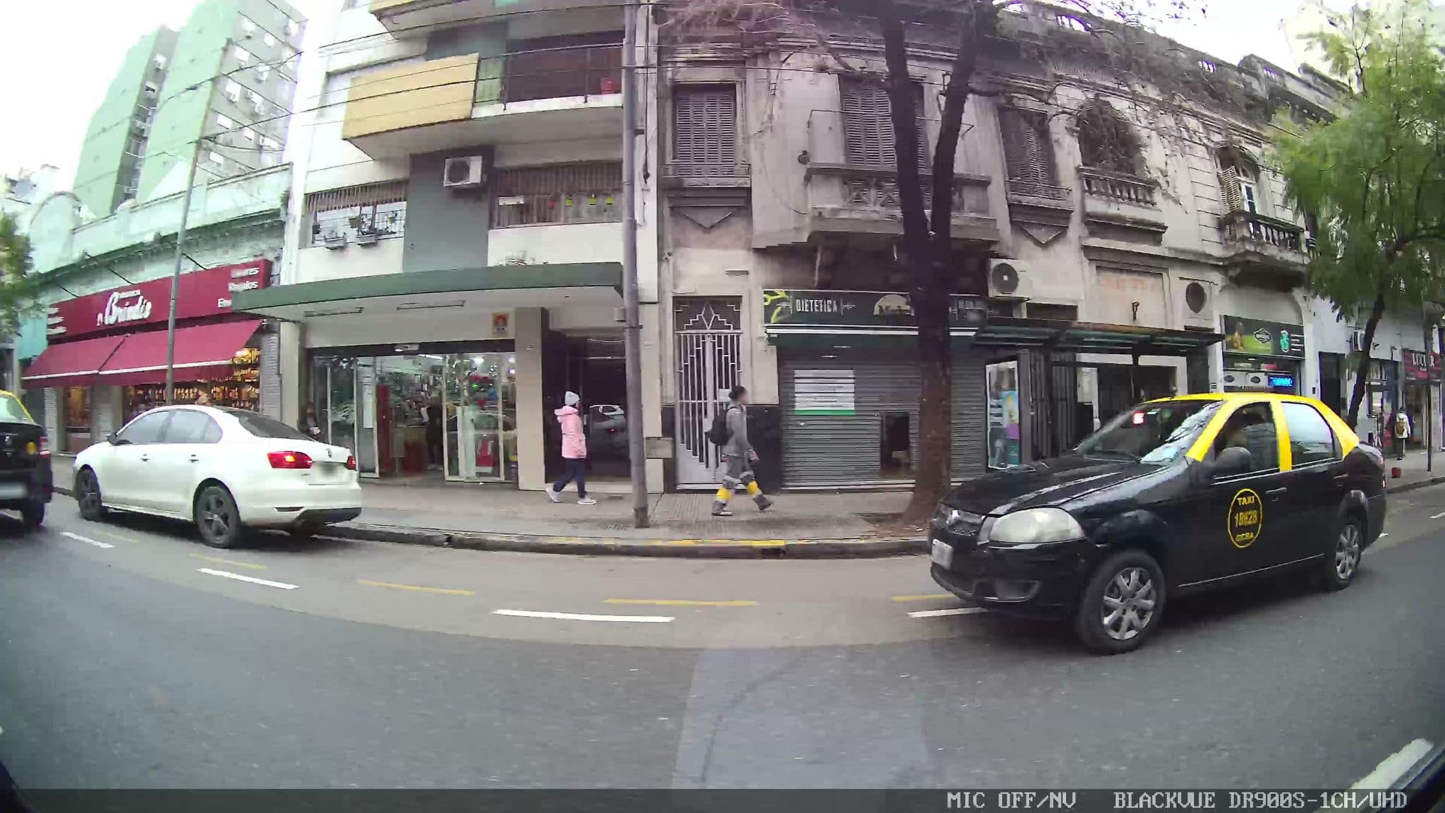 Street view near 삼촌네, Boedo — © kaart_3 (CC BY-SA · Mapillary)