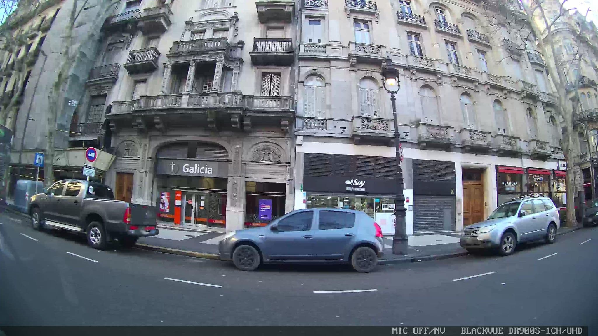 Street view near Via Arriba B&B, Buenos Aires — © kaart_3 (CC BY-SA · Mapillary)