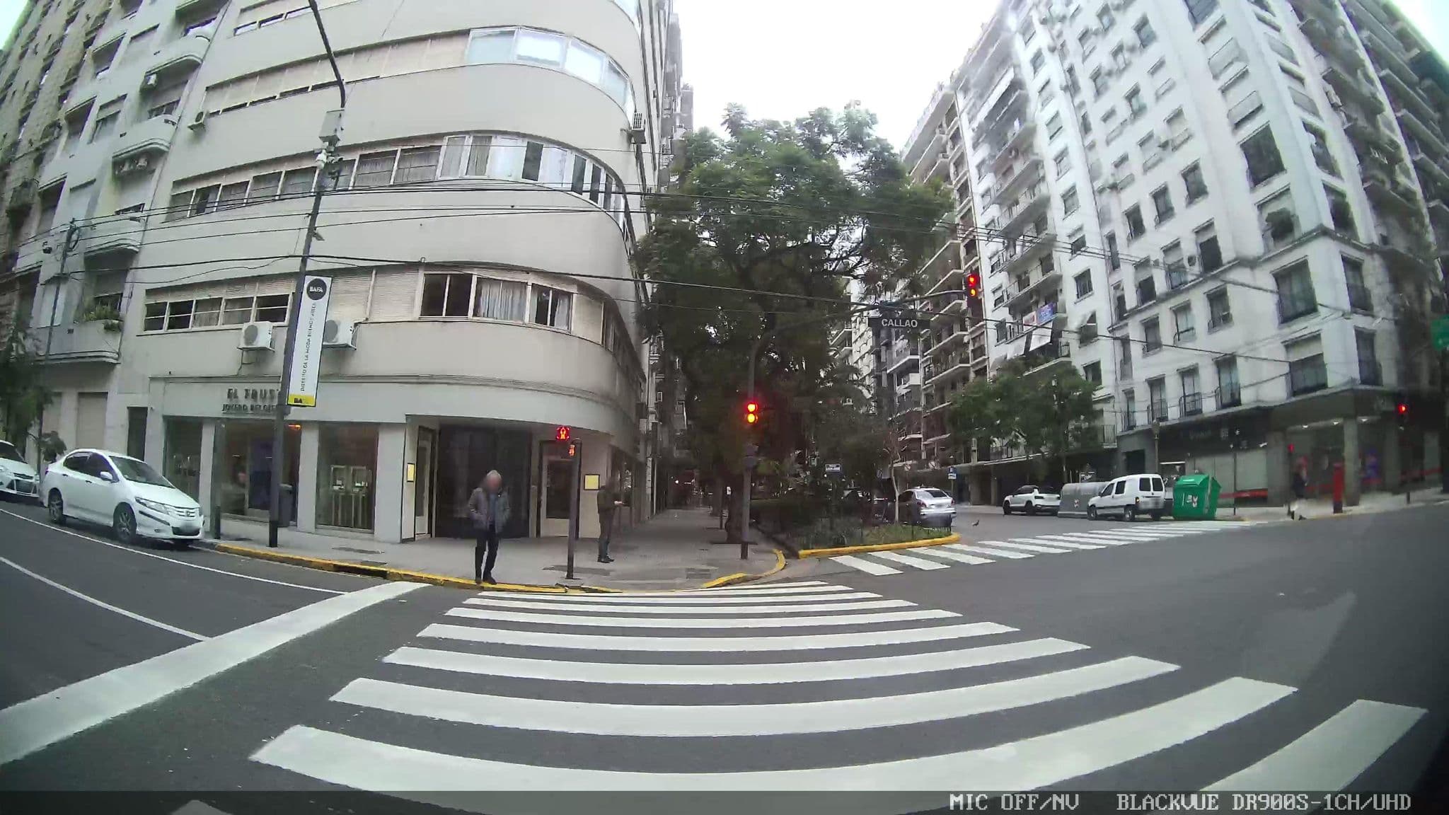Street view near Recoleto - Desayurno - Hotel Intersur, Retiro — © kaart_1 (CC BY-SA · Mapillary)
