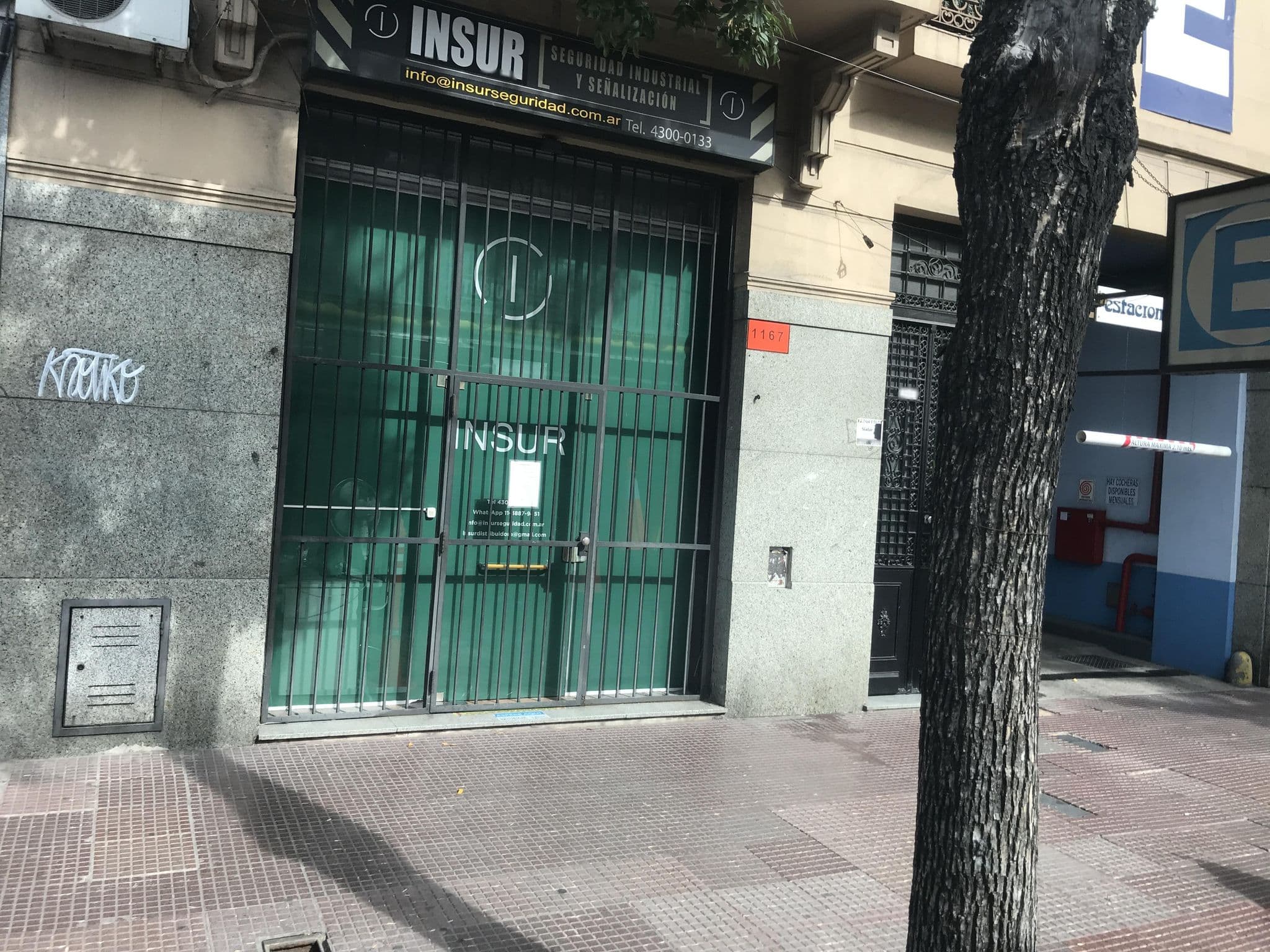 Street view near Ribera Sur Hotel, Buenos Aires — © miguel_andrade (CC BY-SA · Mapillary)