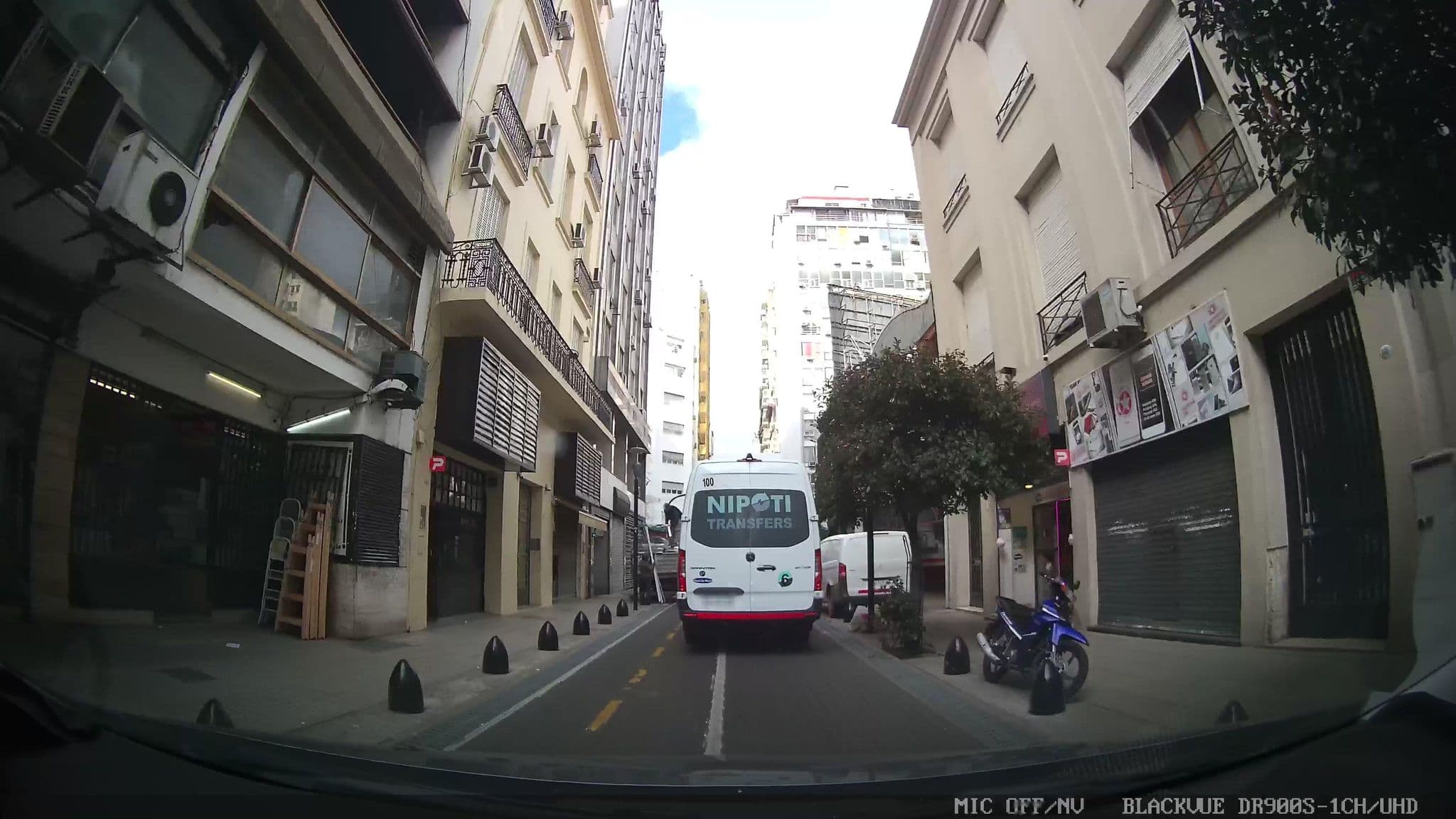 Street view near Hotel Buenos Aires, Buenos Aires — © kaartcam (CC BY-SA · Mapillary)