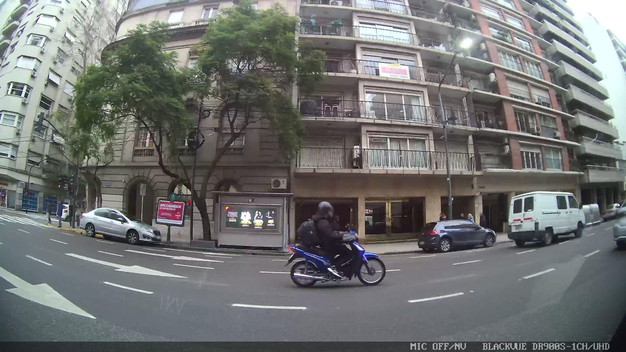 Street view near Casa Bevant, Retiro — © kaart_1 (CC BY-SA · Mapillary)