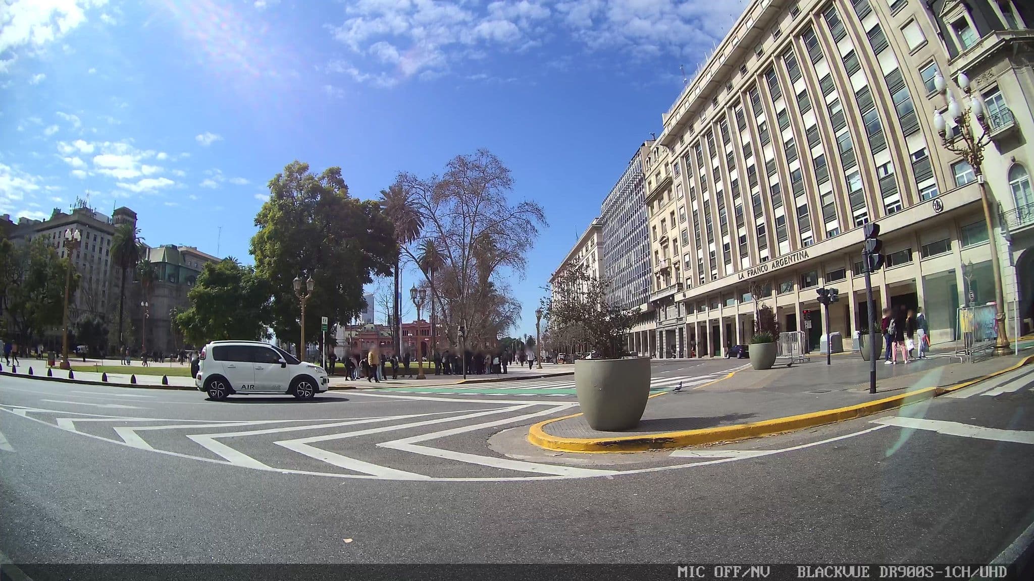 Street view near presidencial suite, Buenos Aires — © kaart_1 (CC BY-SA · Mapillary)