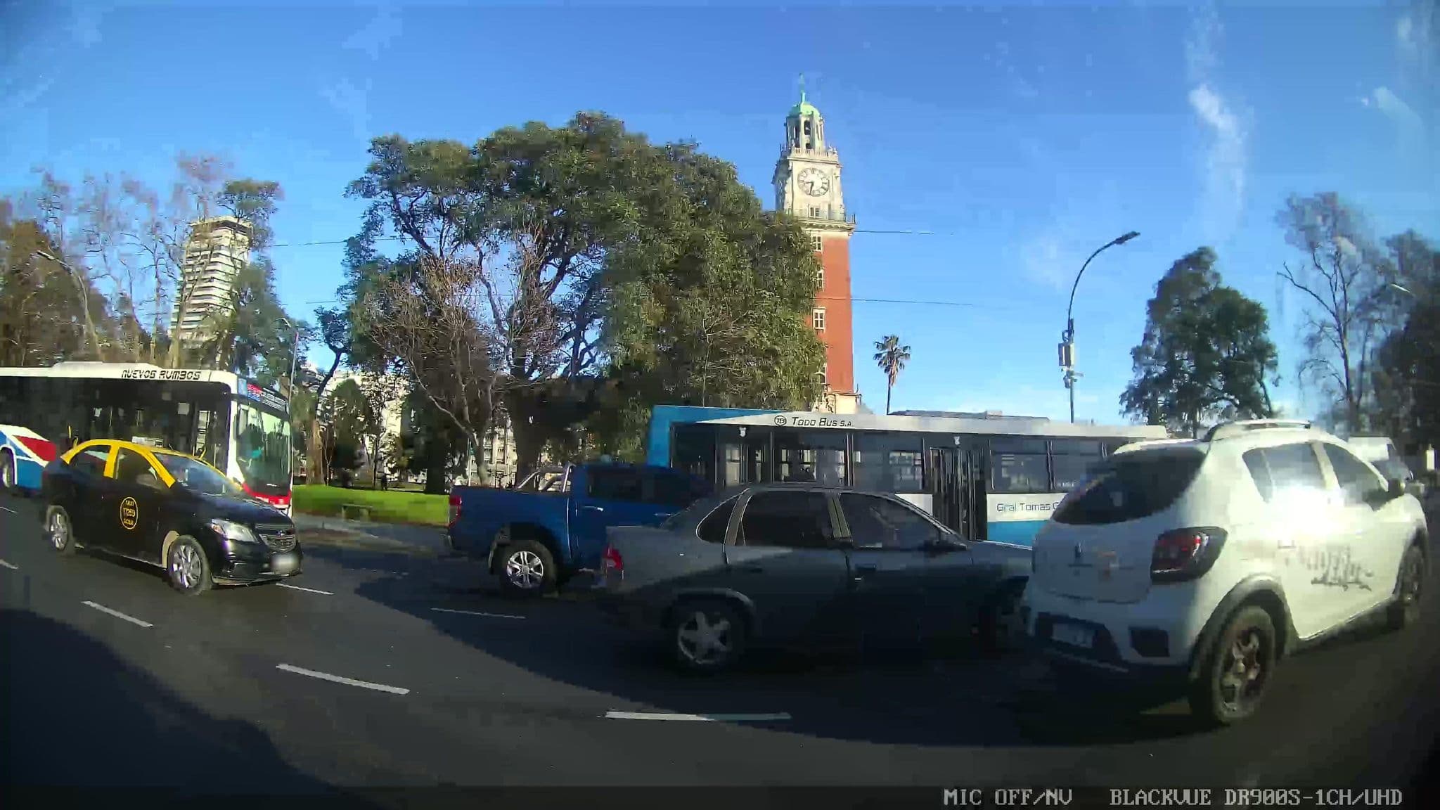 Street view near Piscina, Retiro — © kaart_1 (CC BY-SA · Mapillary)