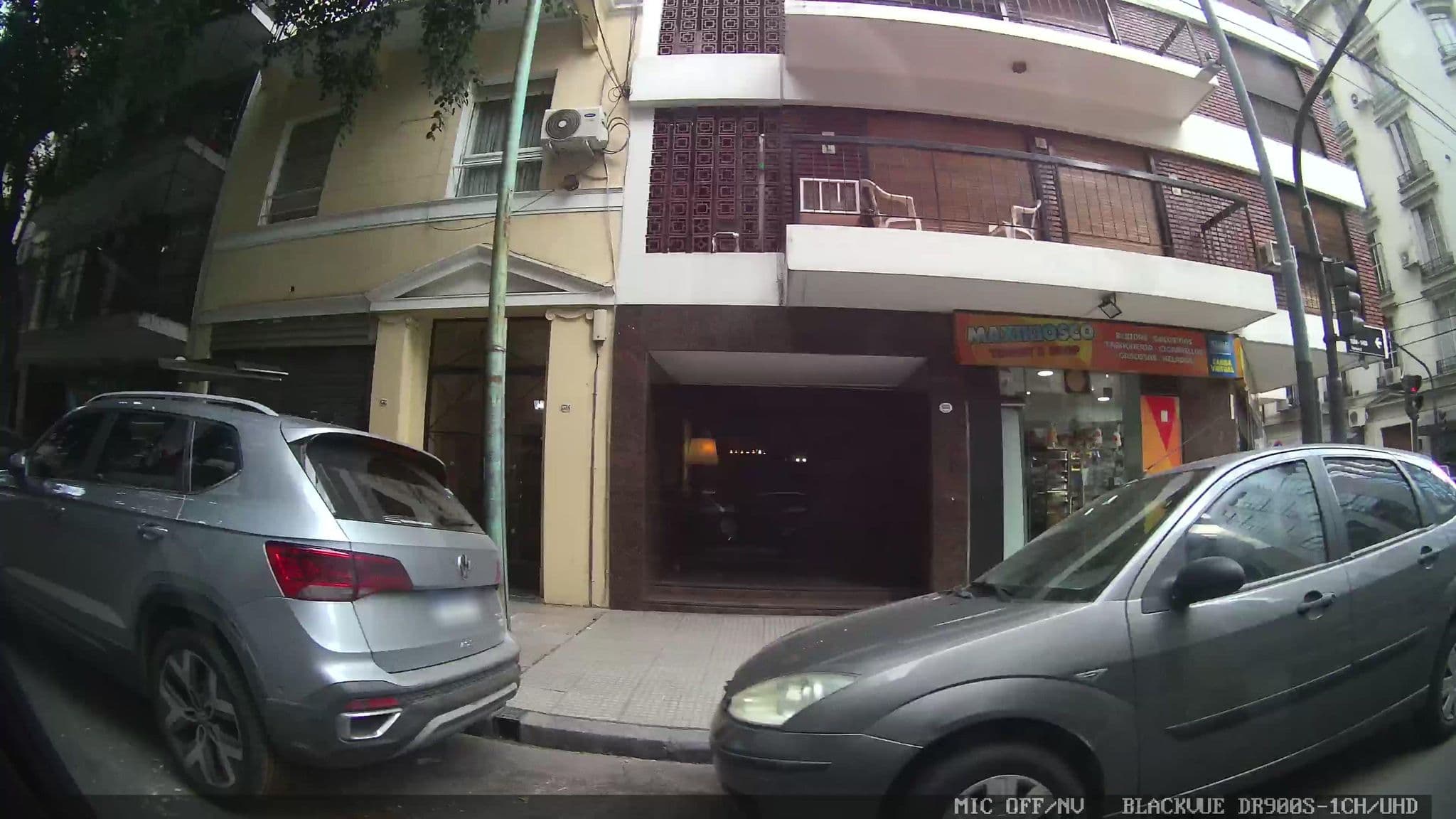 Street view near Yira Yira, Balvanera — © kaart_3 (CC BY-SA · Mapillary)