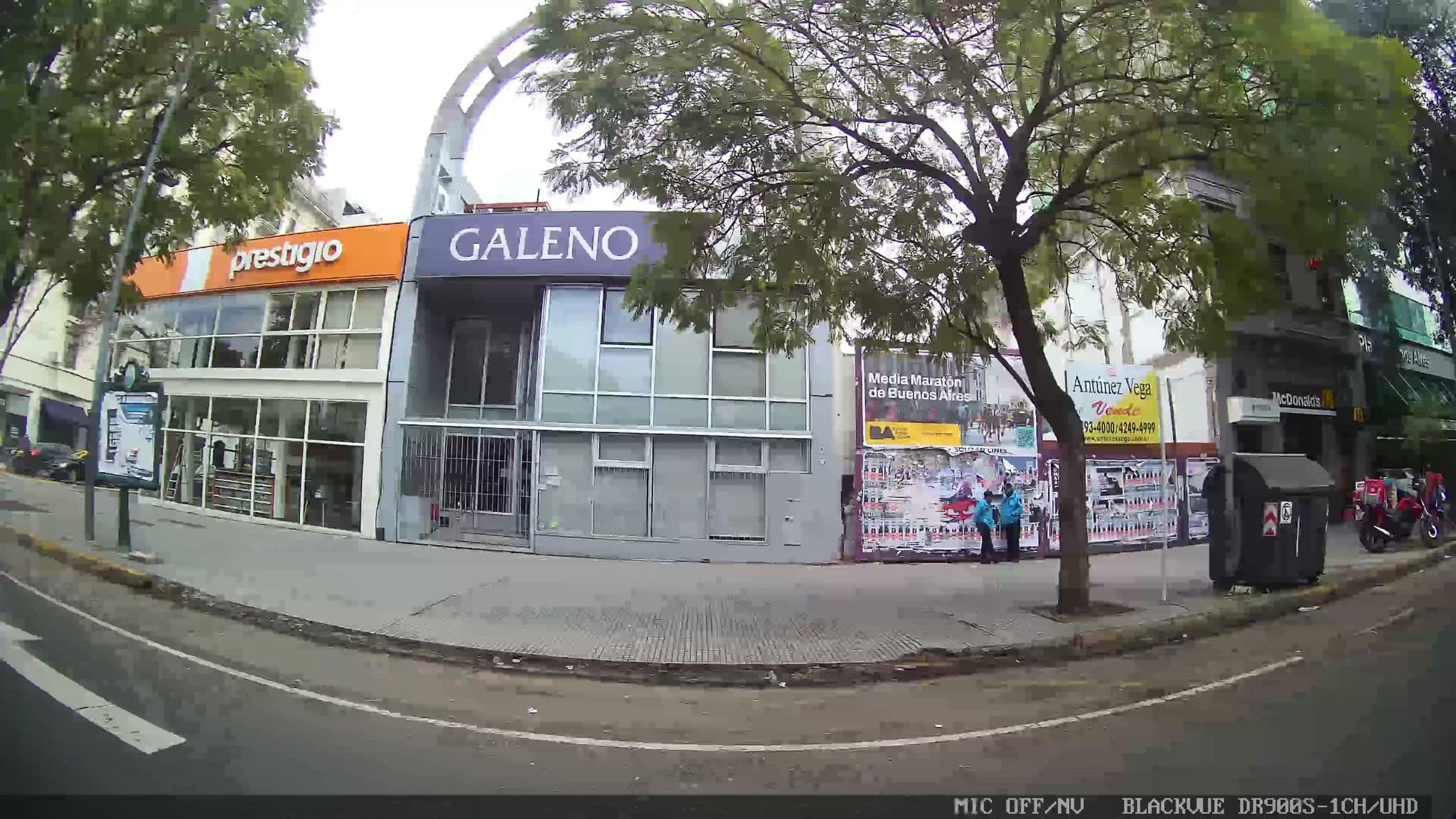 Street view near Howard Johnson Plaza, Buenos Aires — © kaart_3 (CC BY-SA · Mapillary)