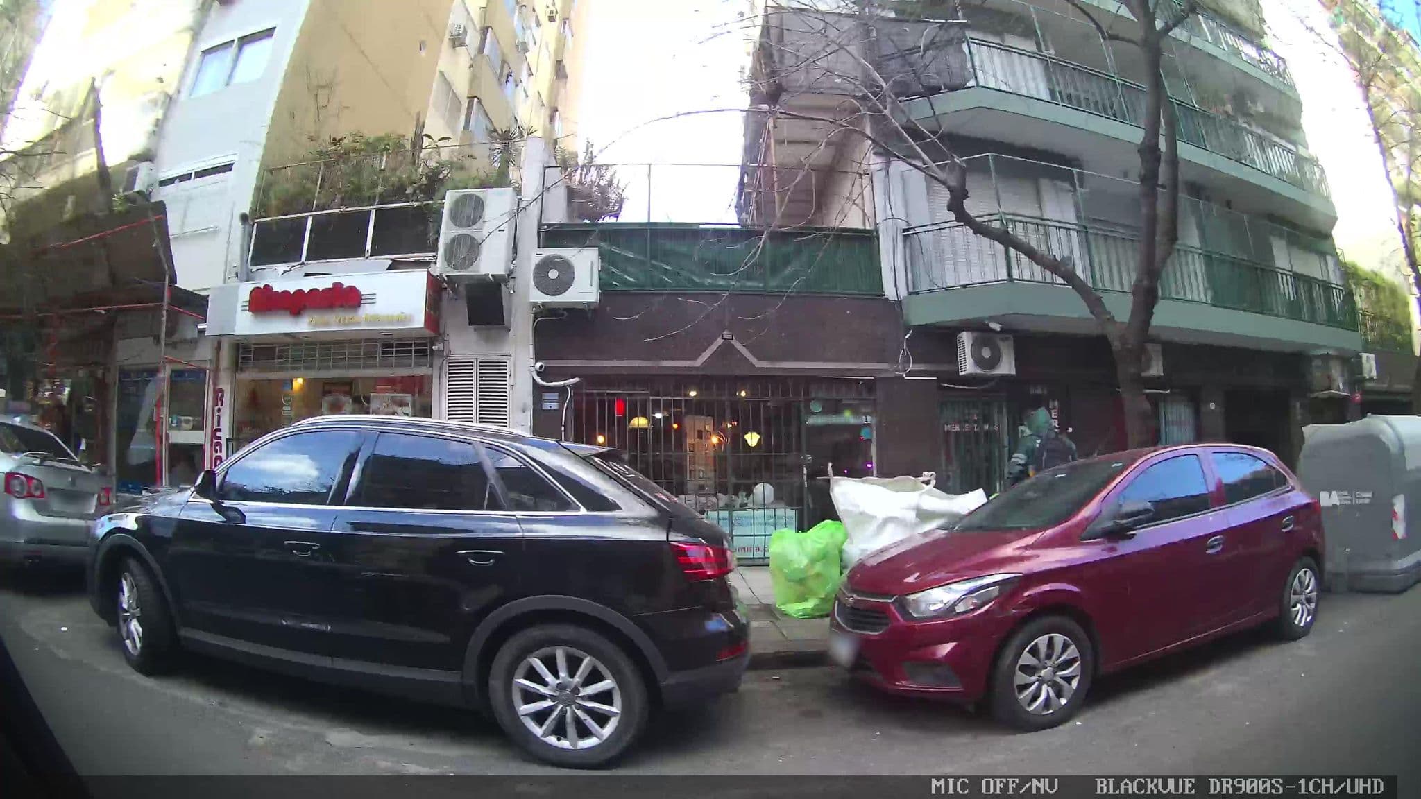 Street view near Tango Backpackers Hostel, Colegiales — © kaart_3 (CC BY-SA · Mapillary)