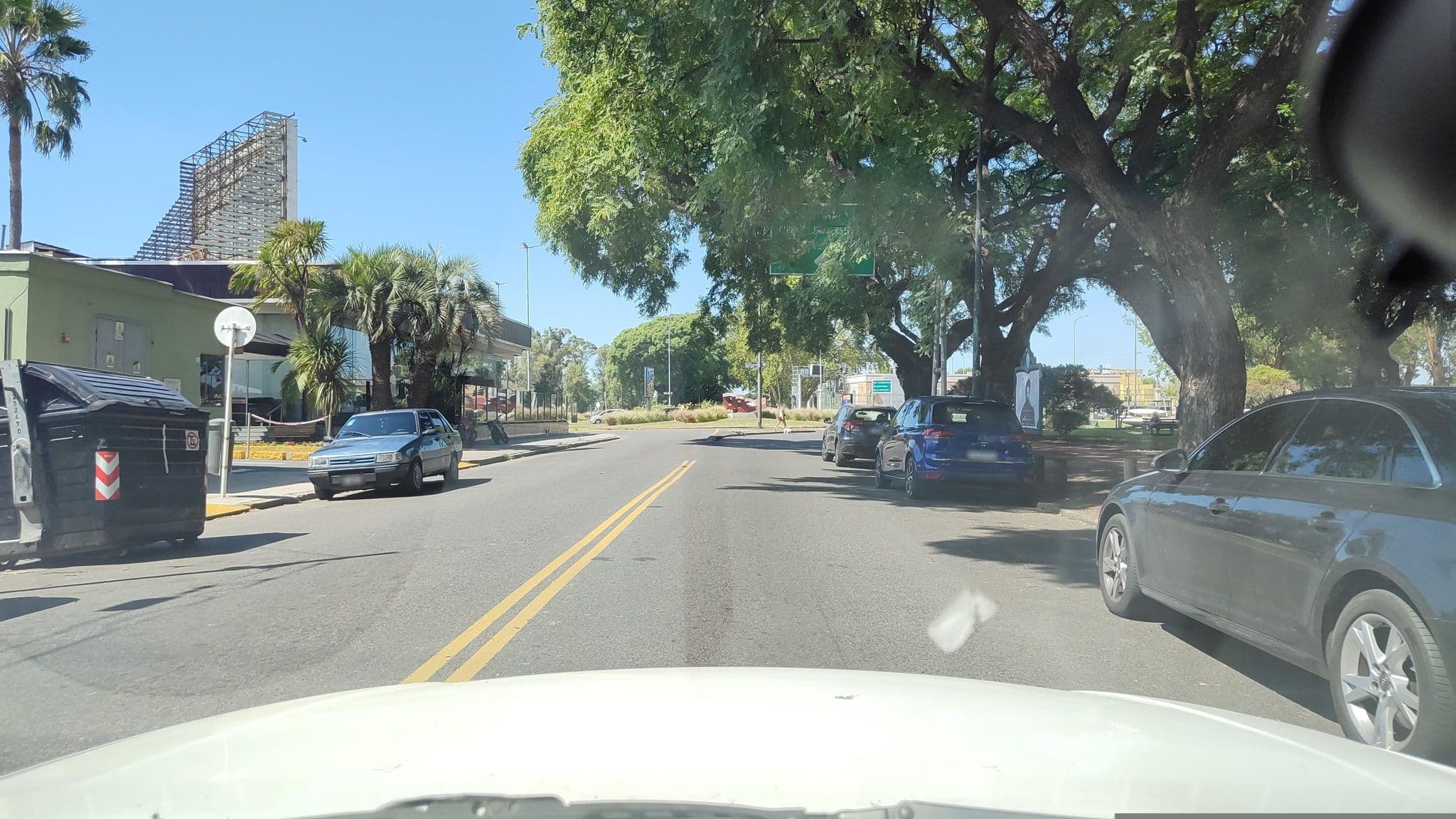 Street view near Arcobaleno, Belgrano — © Kaart_Local (CC BY-SA · Mapillary)