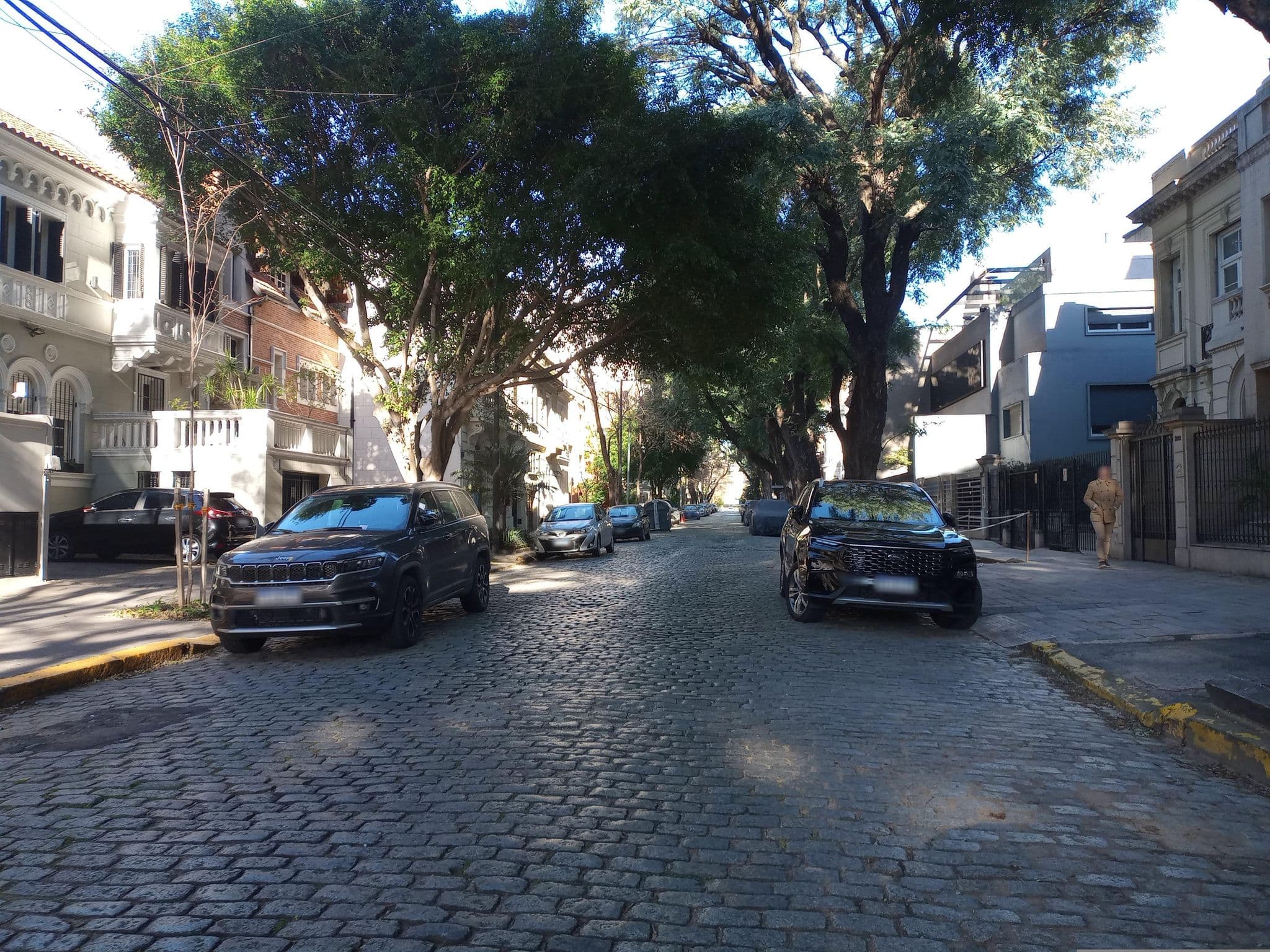 Street view near Hostel Beit Yaacov, Colegiales — © egarabet (CC BY-SA · Mapillary)