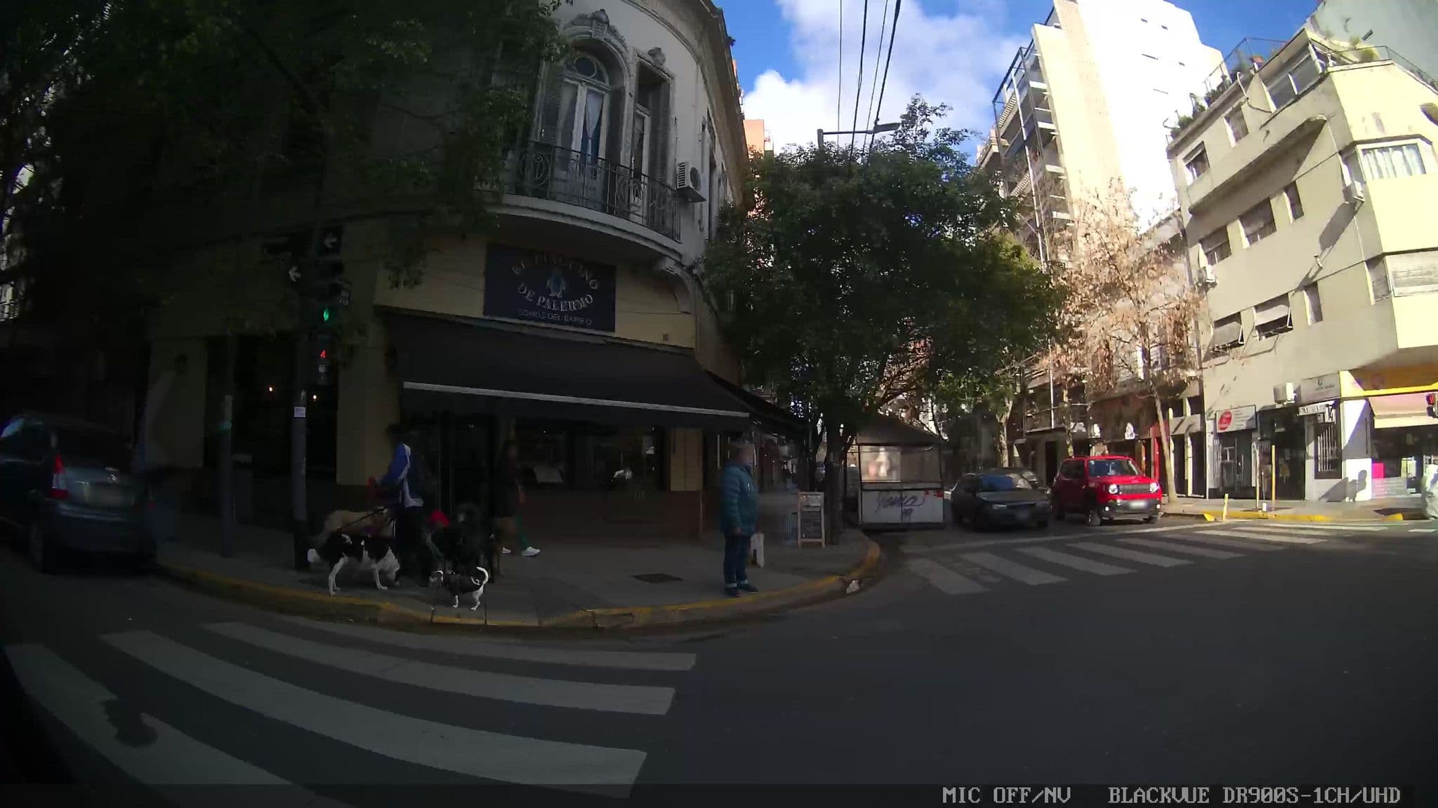 Street view near BA Sohotel, Colegiales — © kaart_3 (CC BY-SA · Mapillary)