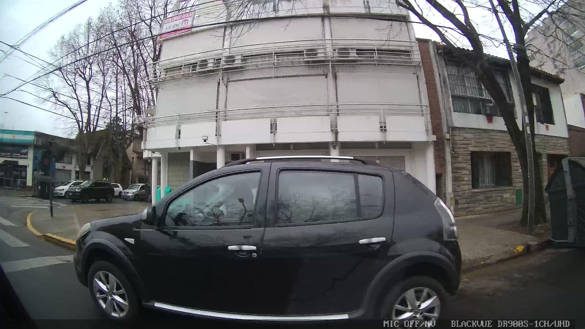 Street view near Puerto Marina Apartments, Belgrano — © kaart_3 (CC BY-SA · Mapillary)